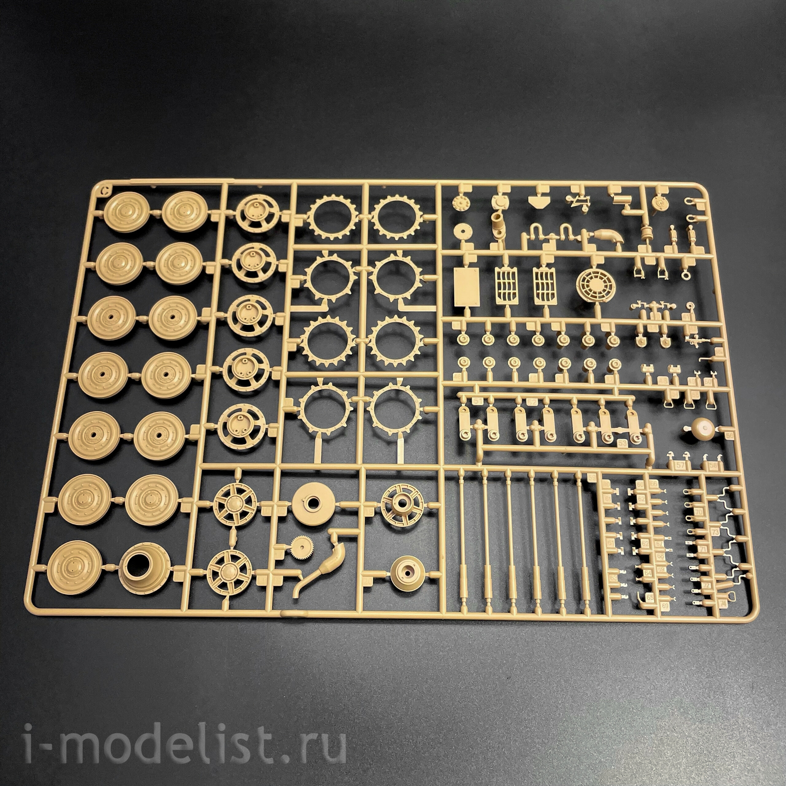 RM-5126 Rye Field Model 1/35 Notмецкий тяжелый танк Sd.Kfz.182 Tiger Ausf.B King Tiger (турель Henschel), продвинутая версия