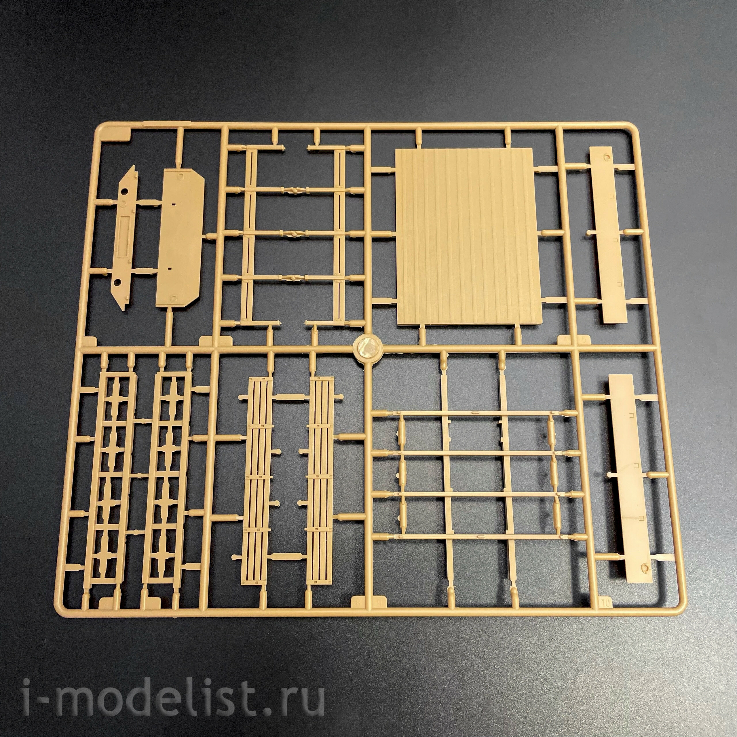 63567 I Love Kit 1/35 Американская версия башенного пулемета CCKW-352 и 105-мм гаубицы M2A1