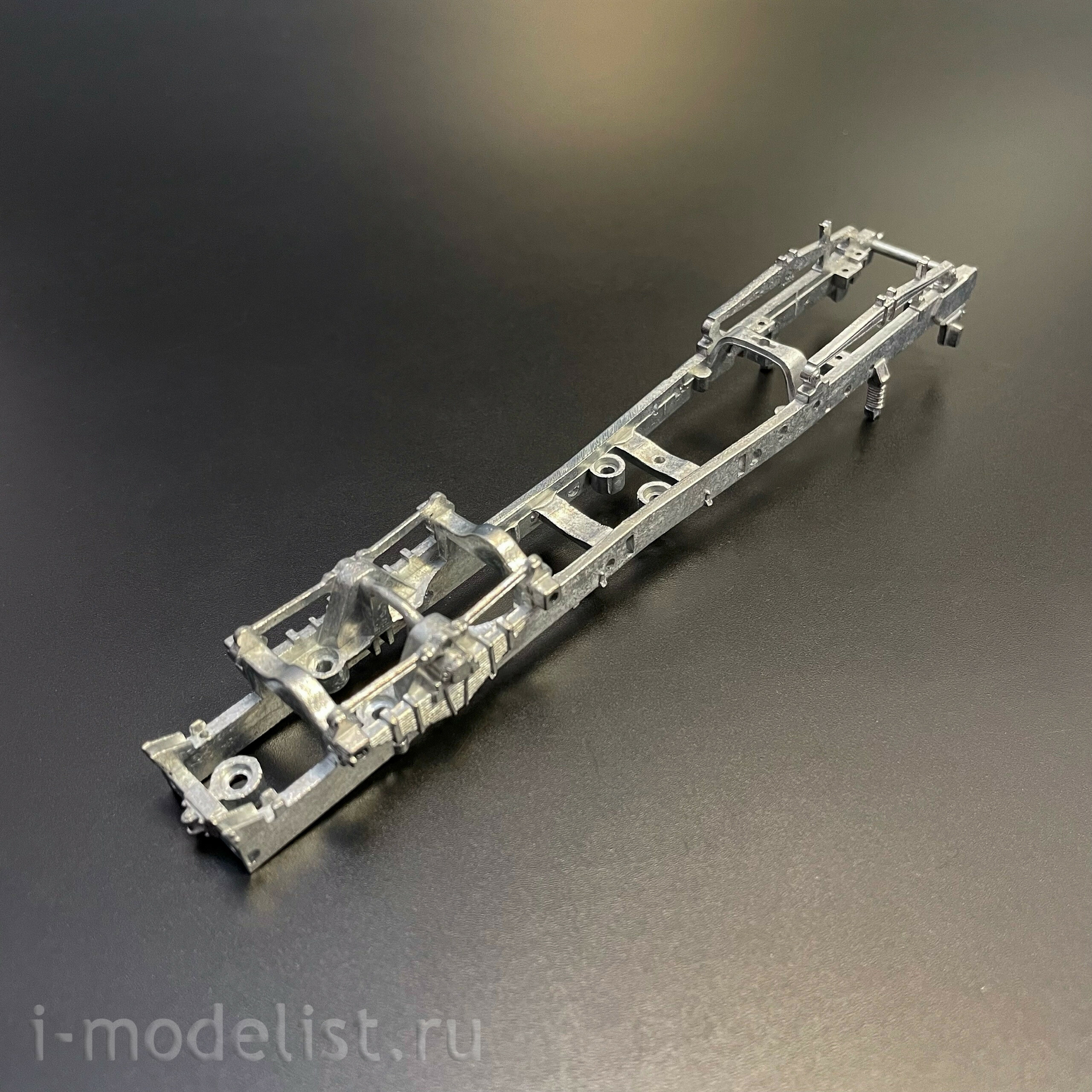 1654AVD AVD Models 1/43 KAMAZ -6520-21010-53 самосвал