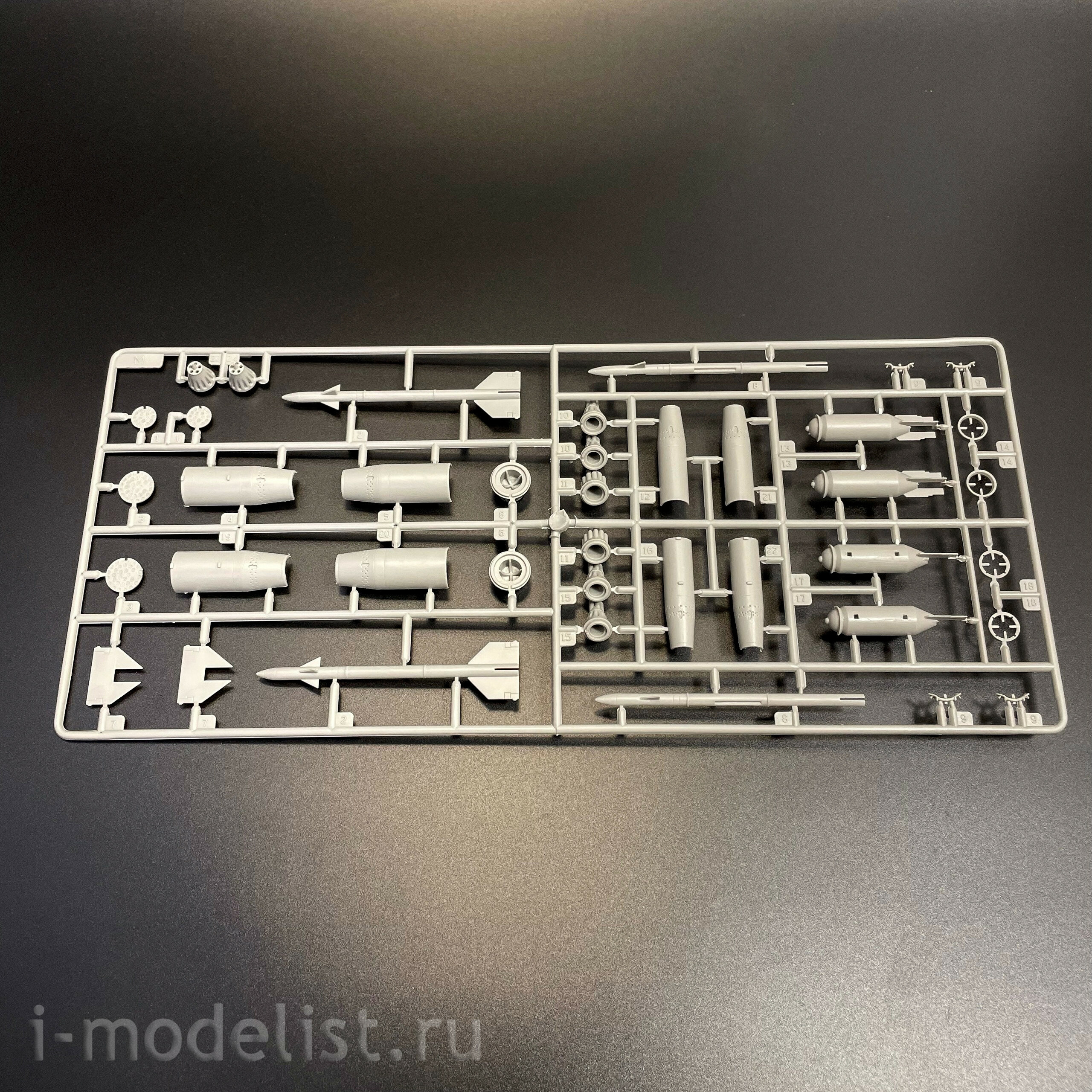 02210 Trumpeter 1/32 MiGG-21 F-13