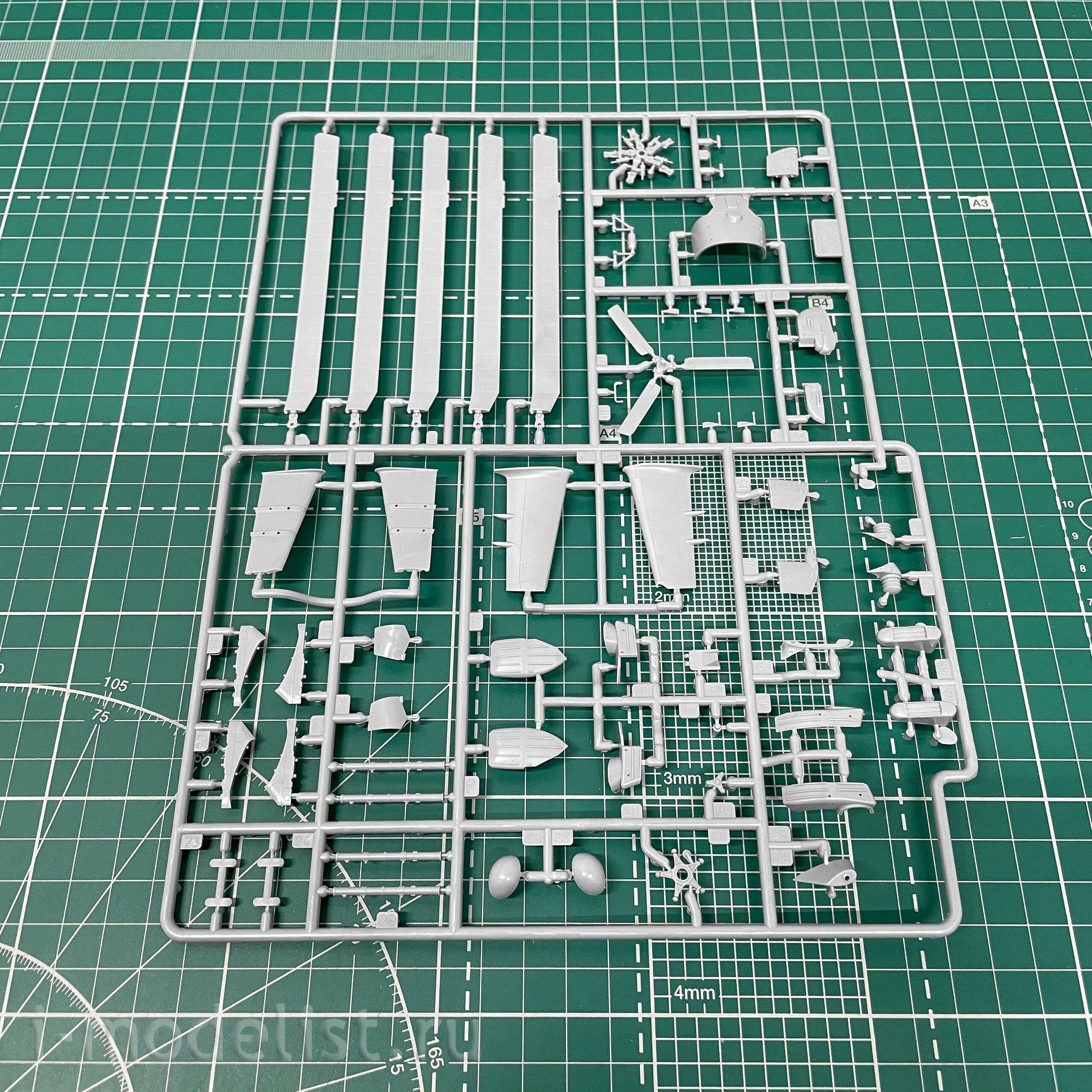 7293П Zvezda 1/72 Подарочный набор: Советский ударный вертолет Ми-24В/ВП 