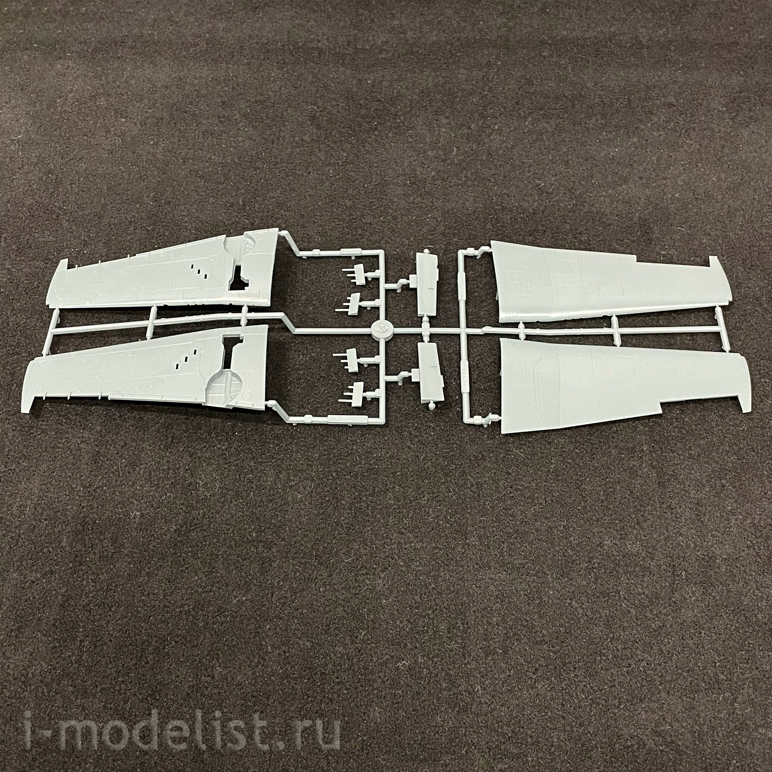 84181 Eduard 1/48 Fighter F6F-5 Weekend version