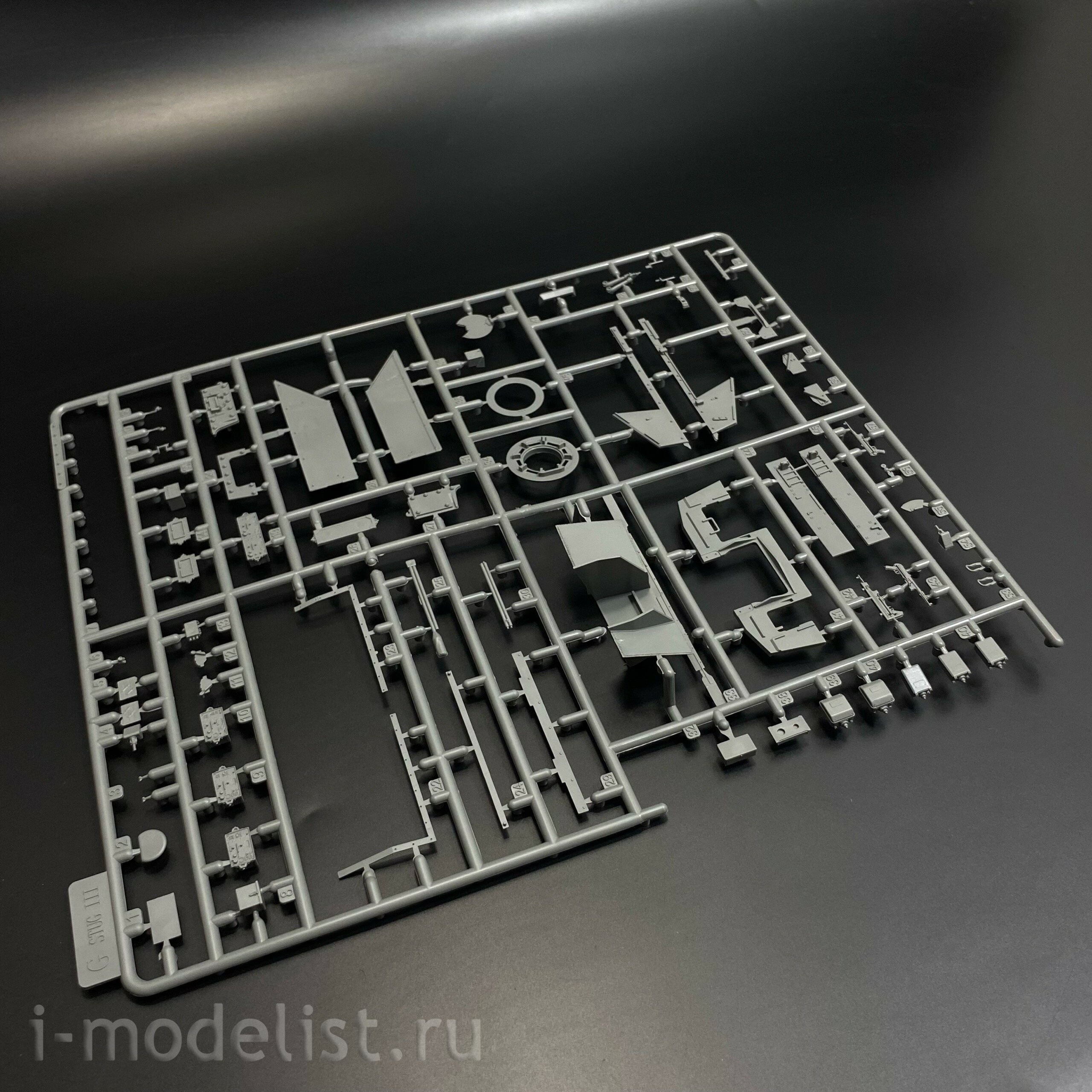 BT-045 Border Model 1/35 StuH 42 Ausf. G (раннее производство) с полным интерьером