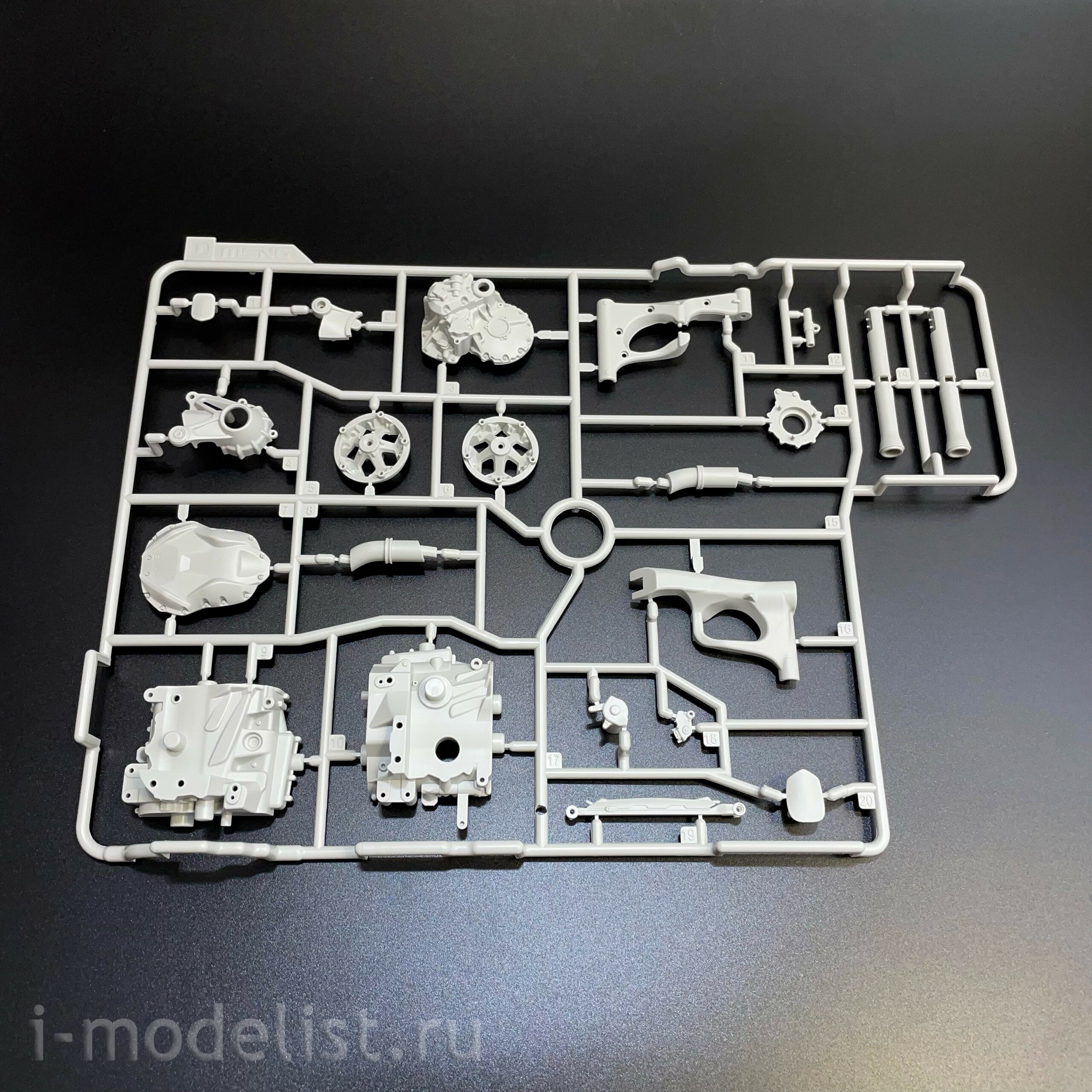 MT-005 Meng 1/9 Баварский мfromоцикл R 1250 GS ADV
