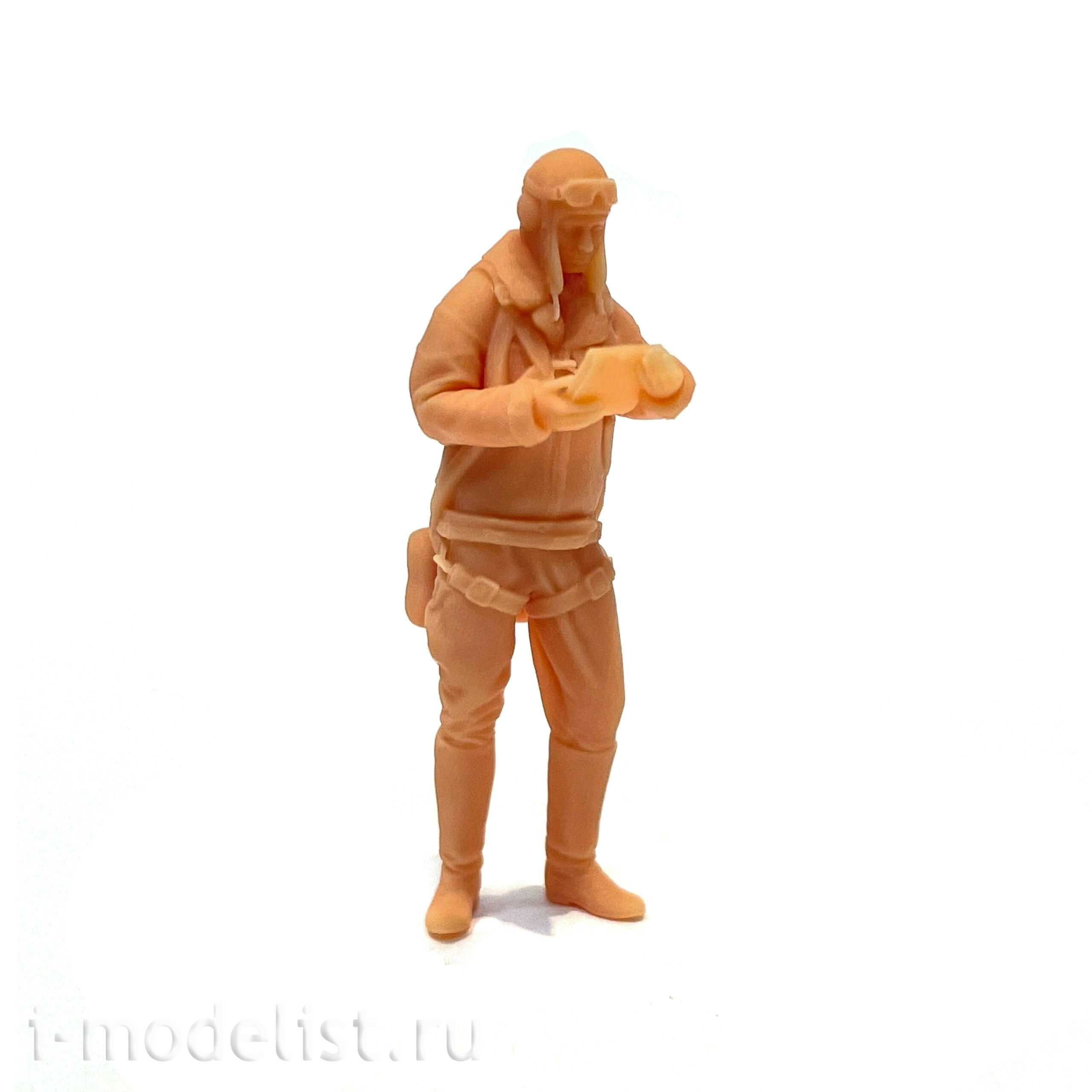 MM48001 My Model 1/48 Pilot figure in winter uniform
