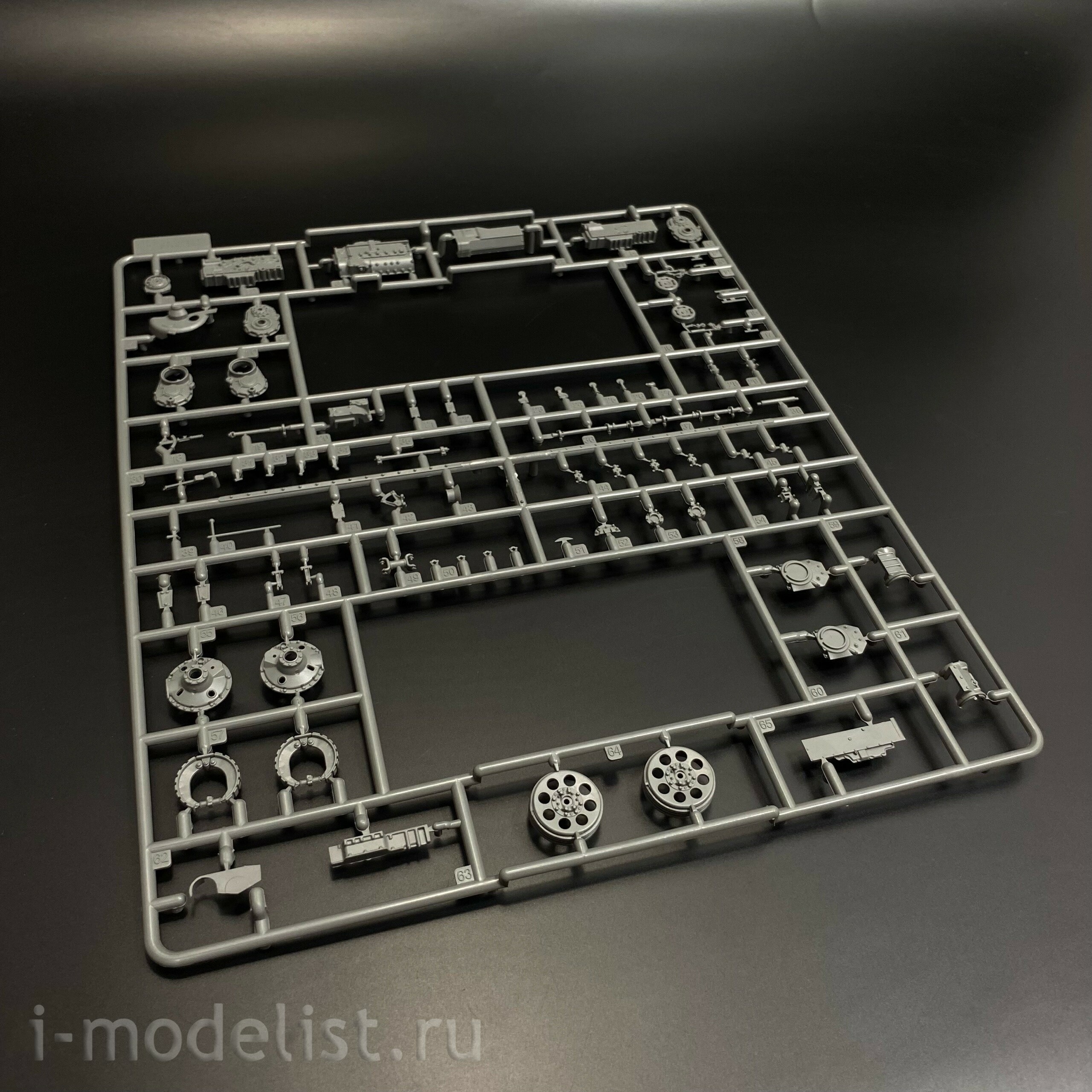 BT-045 Border Model 1/35 StuH 42 Ausf. G (раннее производство) с полным интерьером