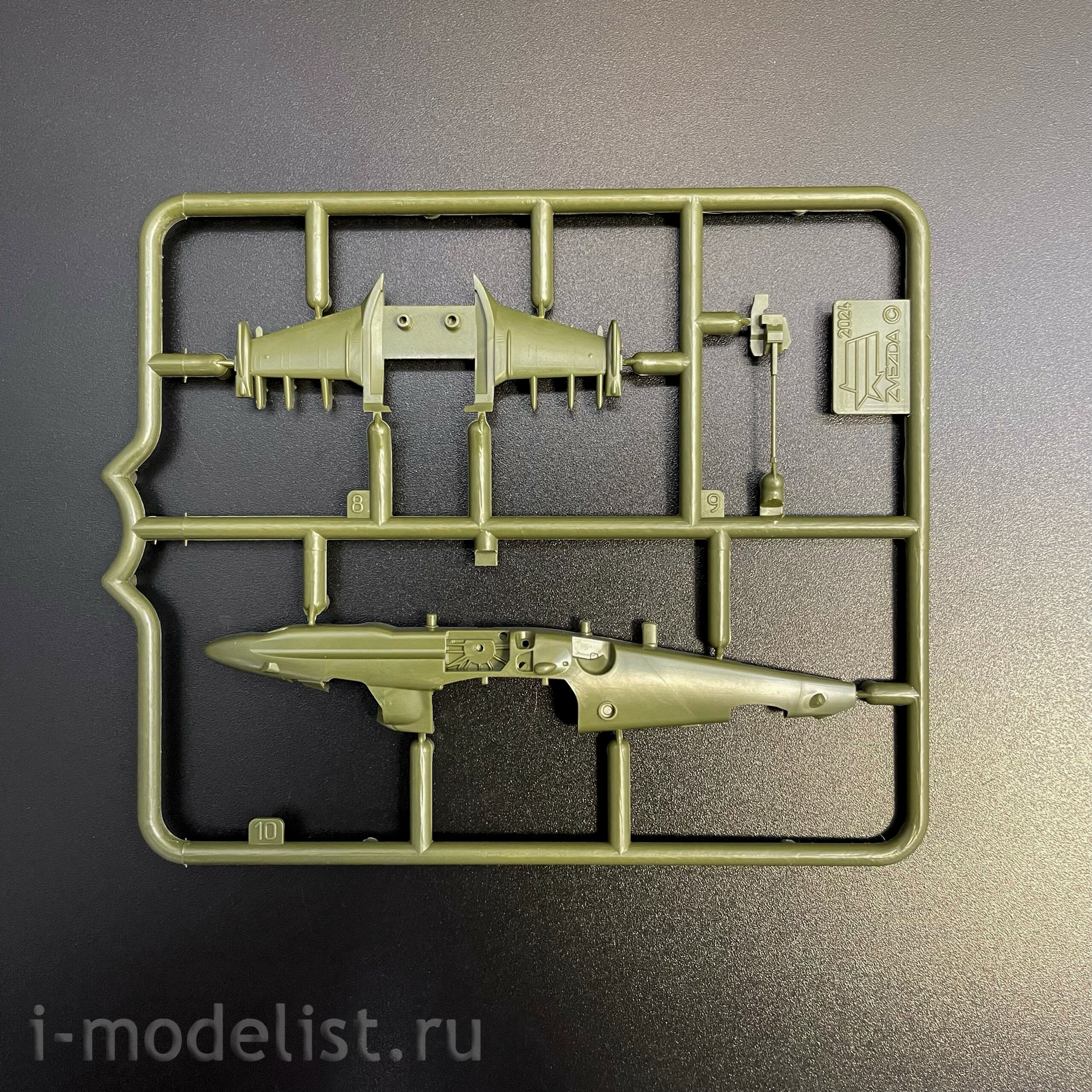 7429 Zvezda 1/144 Российский разведывательно-боевой вертолет Ка-52 