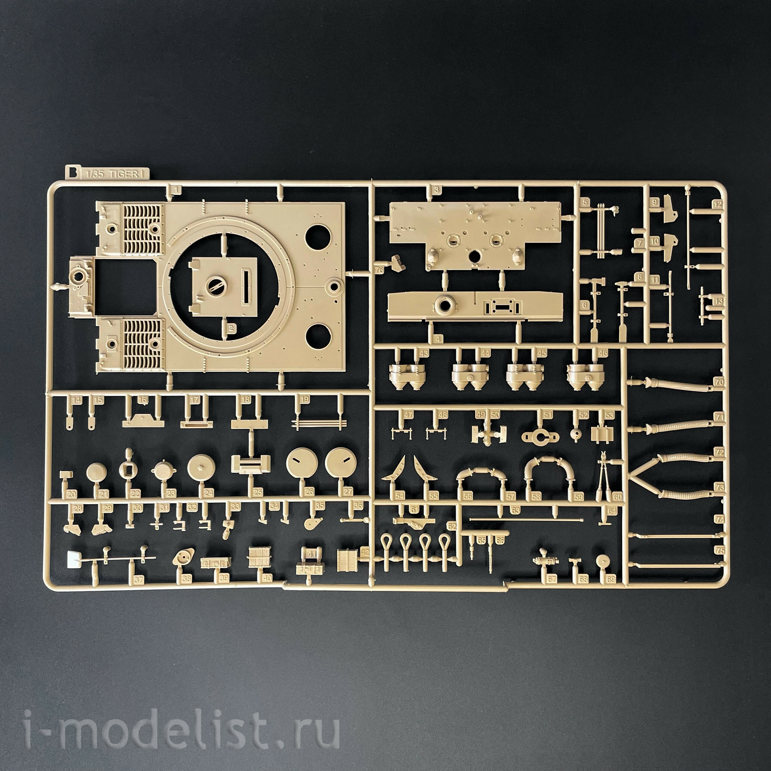 RM-5101 Rye Field Model 1/35 Notмецкий танк Tiger I (поздний) 