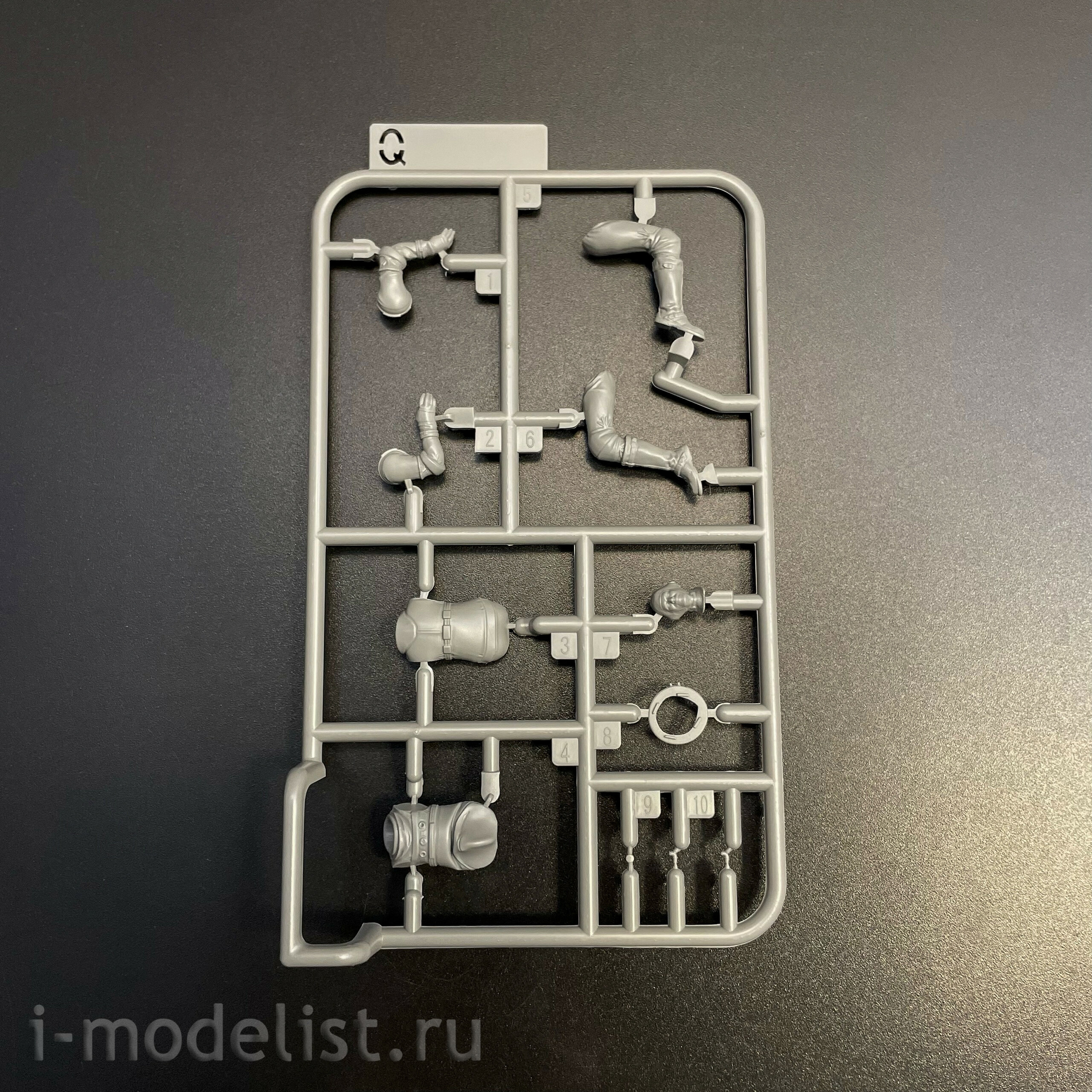 32001W Takom 1/32 Ho 229 BOX 2: Ho229A + Ho229B + фигура пилfromа Ho229 в 1/16 масштабе