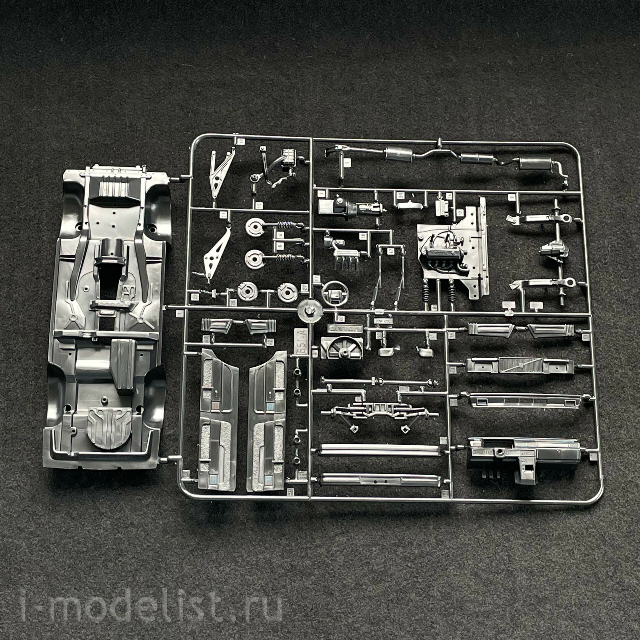 3623 Italeri 1/24 Car Volvo 760 GLE