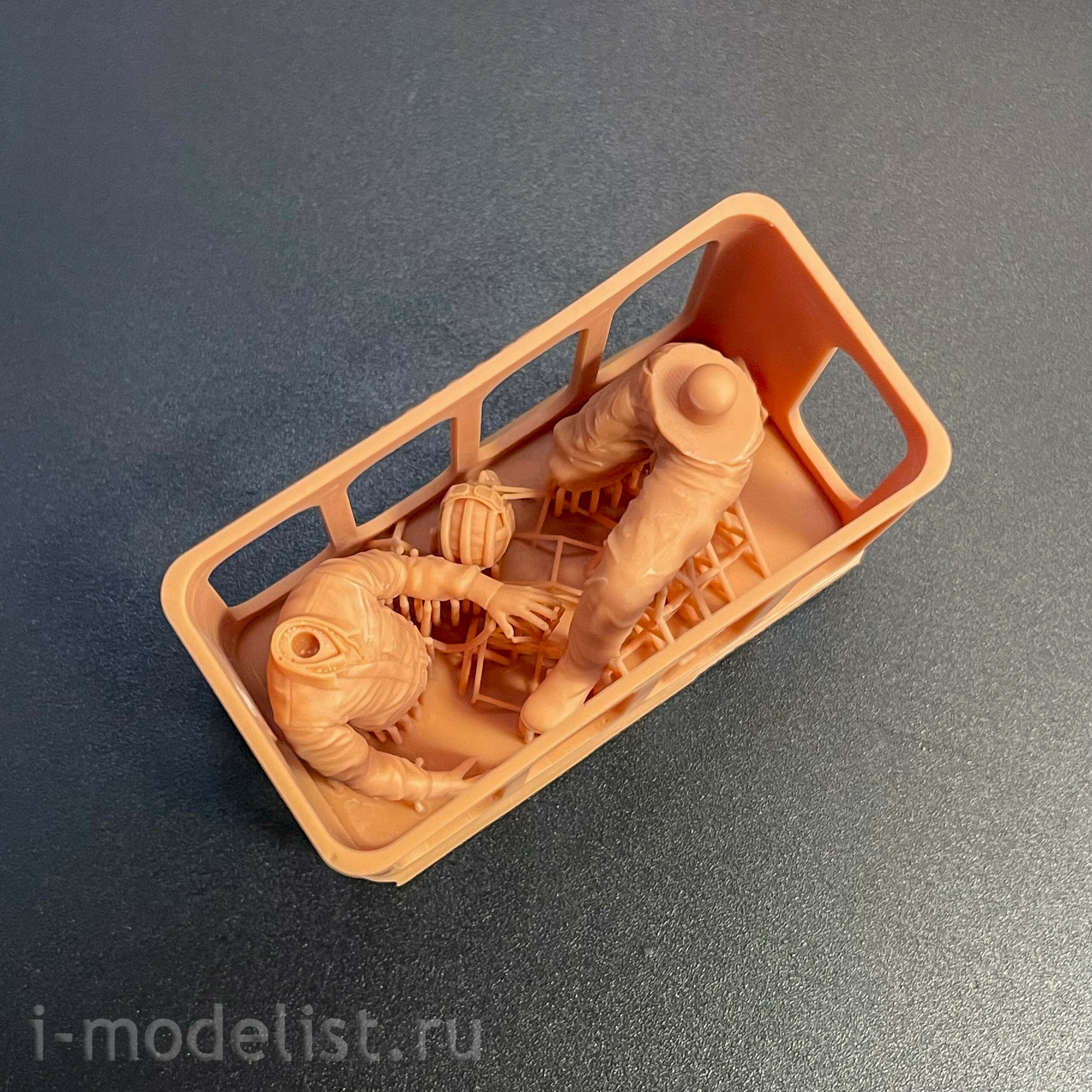 FL35004 GE Models 1/35 Советский танкист конца 1930-х, фигура № 4