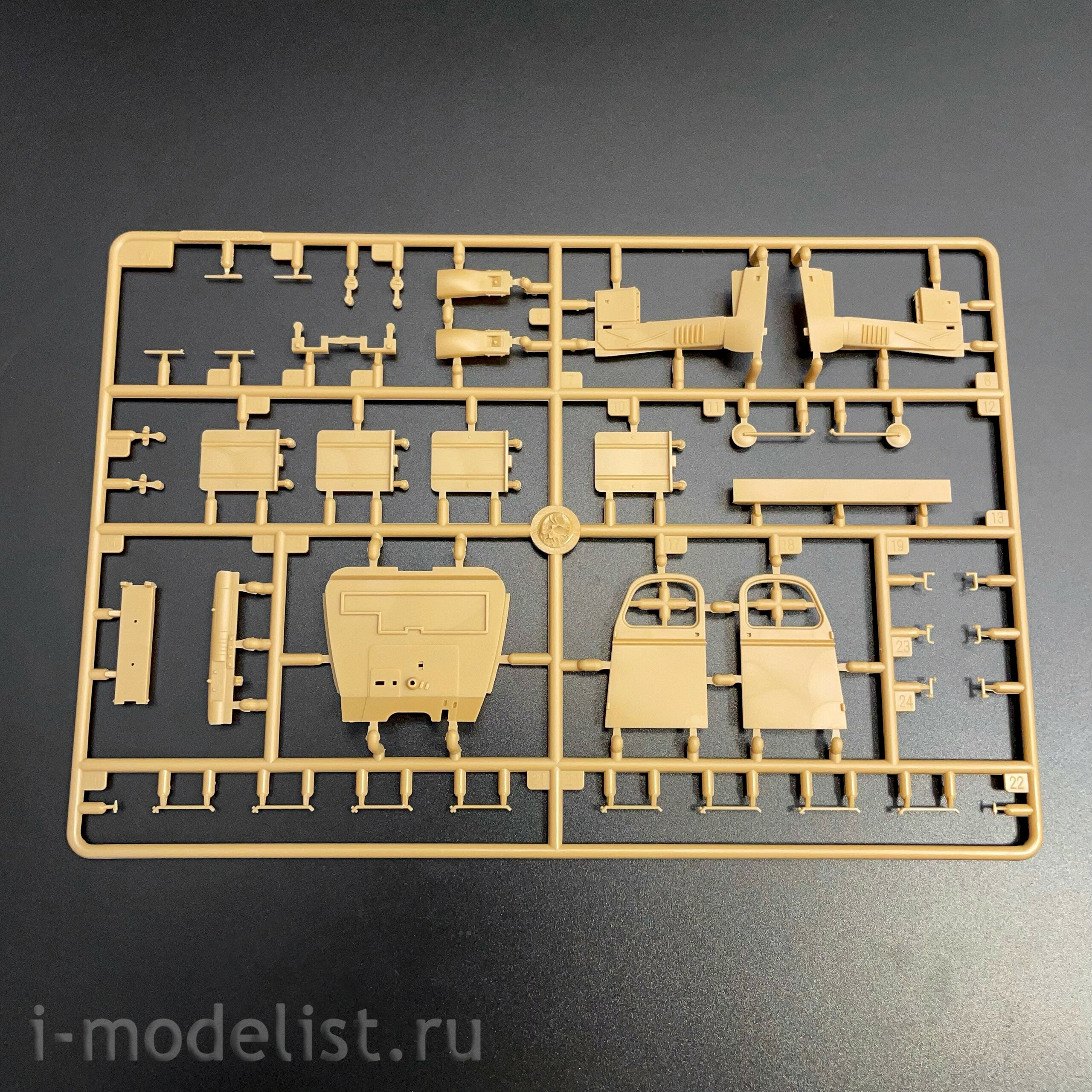 63567 I Love Kit 1/35 Американская версия башенного пулемета CCKW-352 и 105-мм гаубицы M2A1