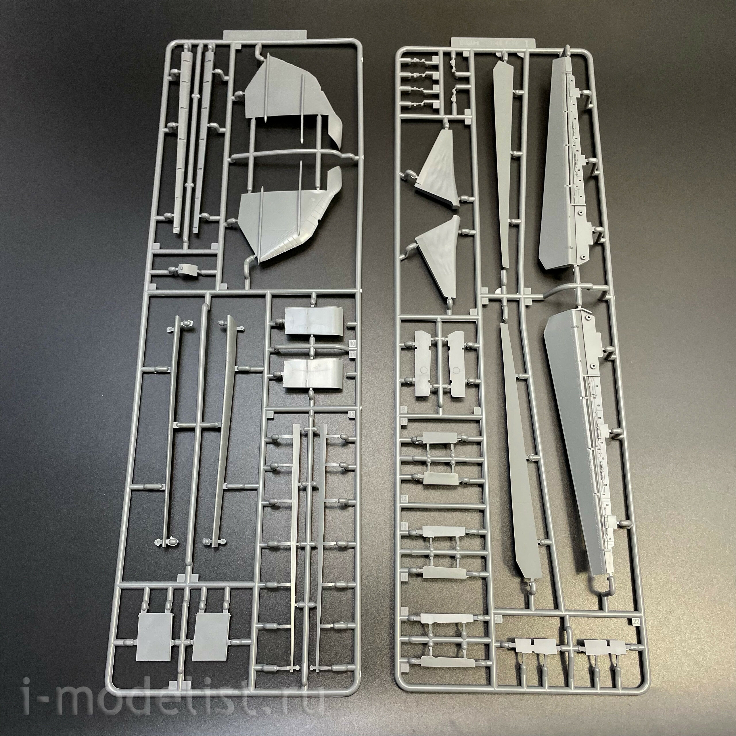 L4834 Great Wall Hobby 1/48 Истребитель-перехватчик F-14D Tomcat