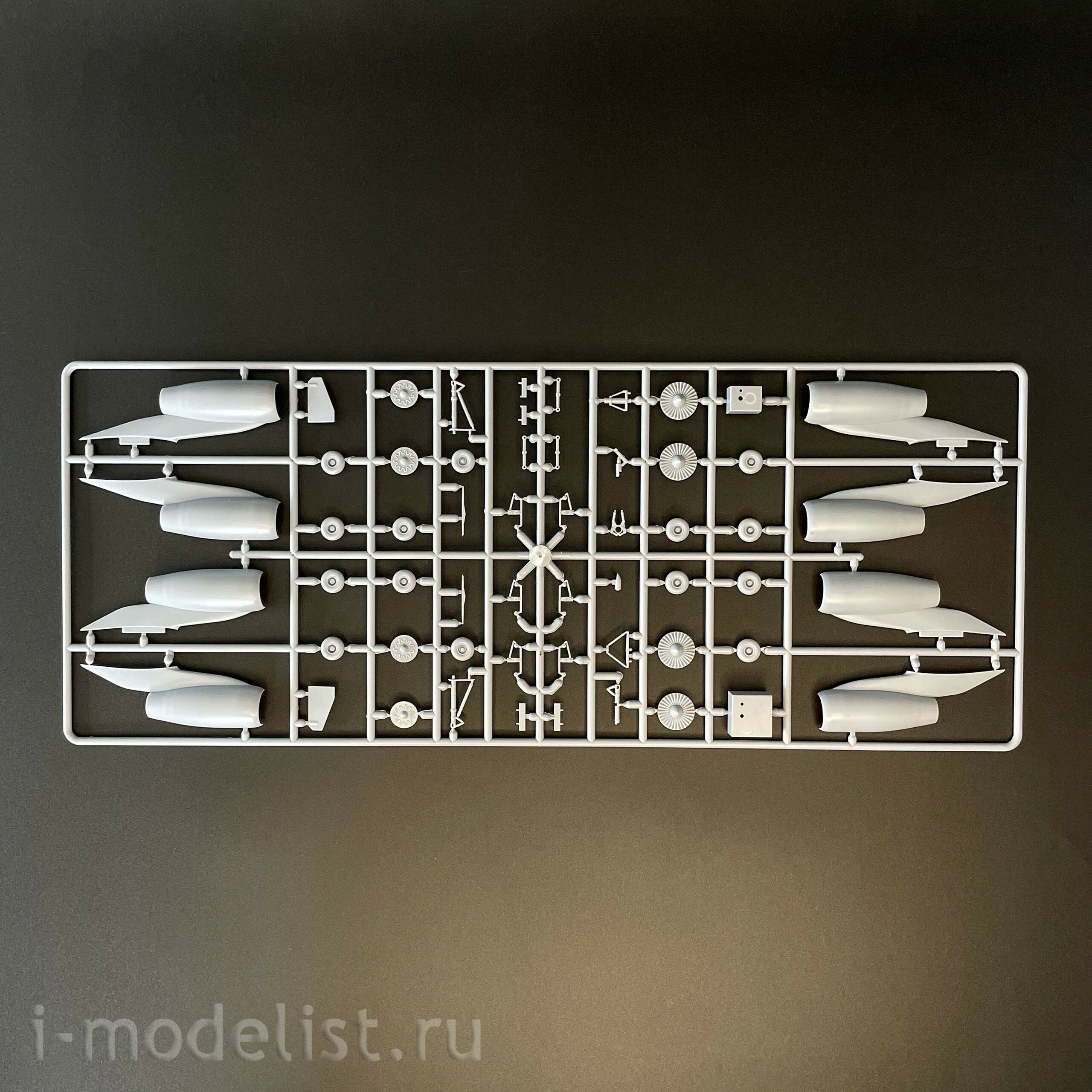 14403 ARK-models 1/144 Самолёт ИЛ-96-300. Борт №1. Aircraft Президента