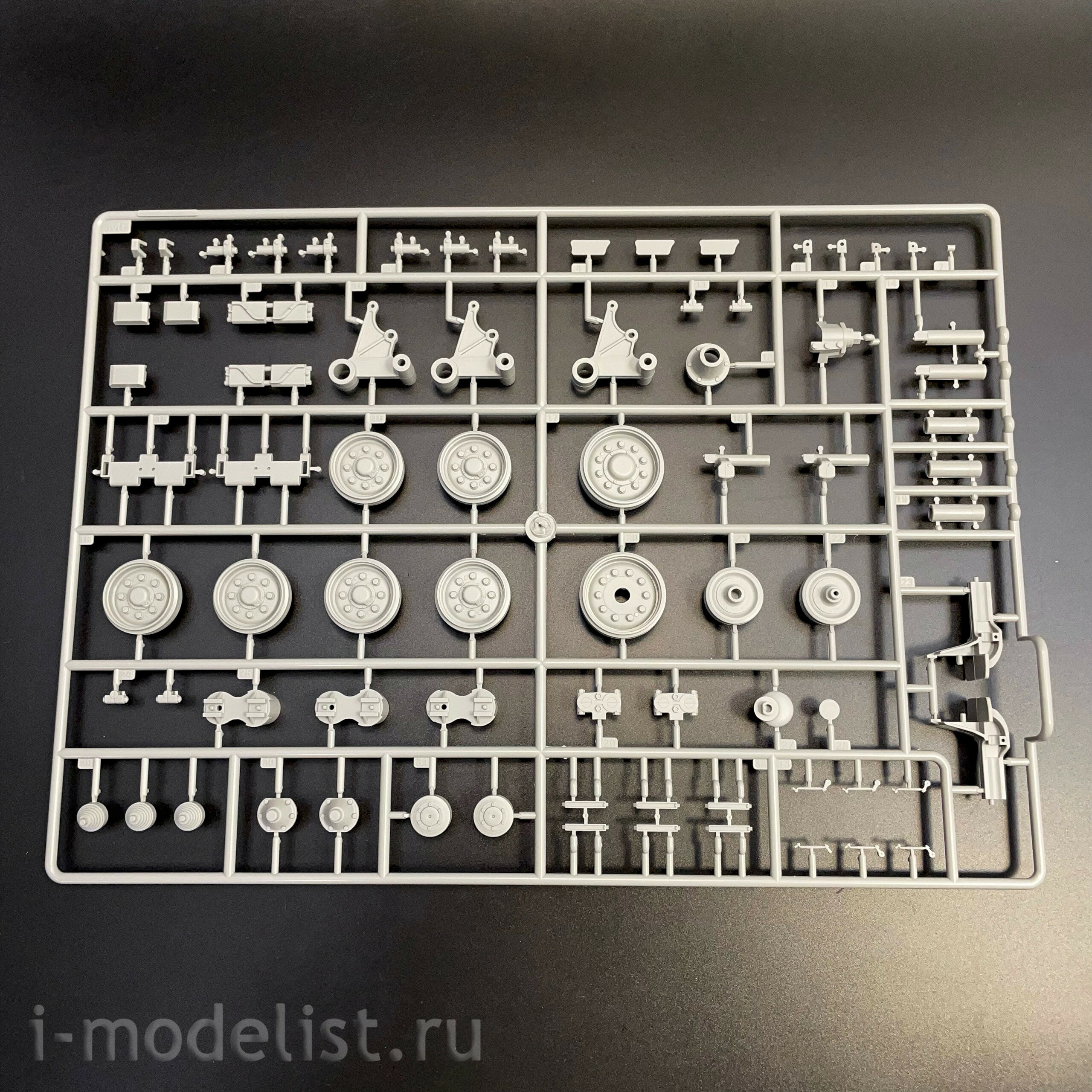 61618 I Love Kit 1/16 Средний танк M4A1E8
