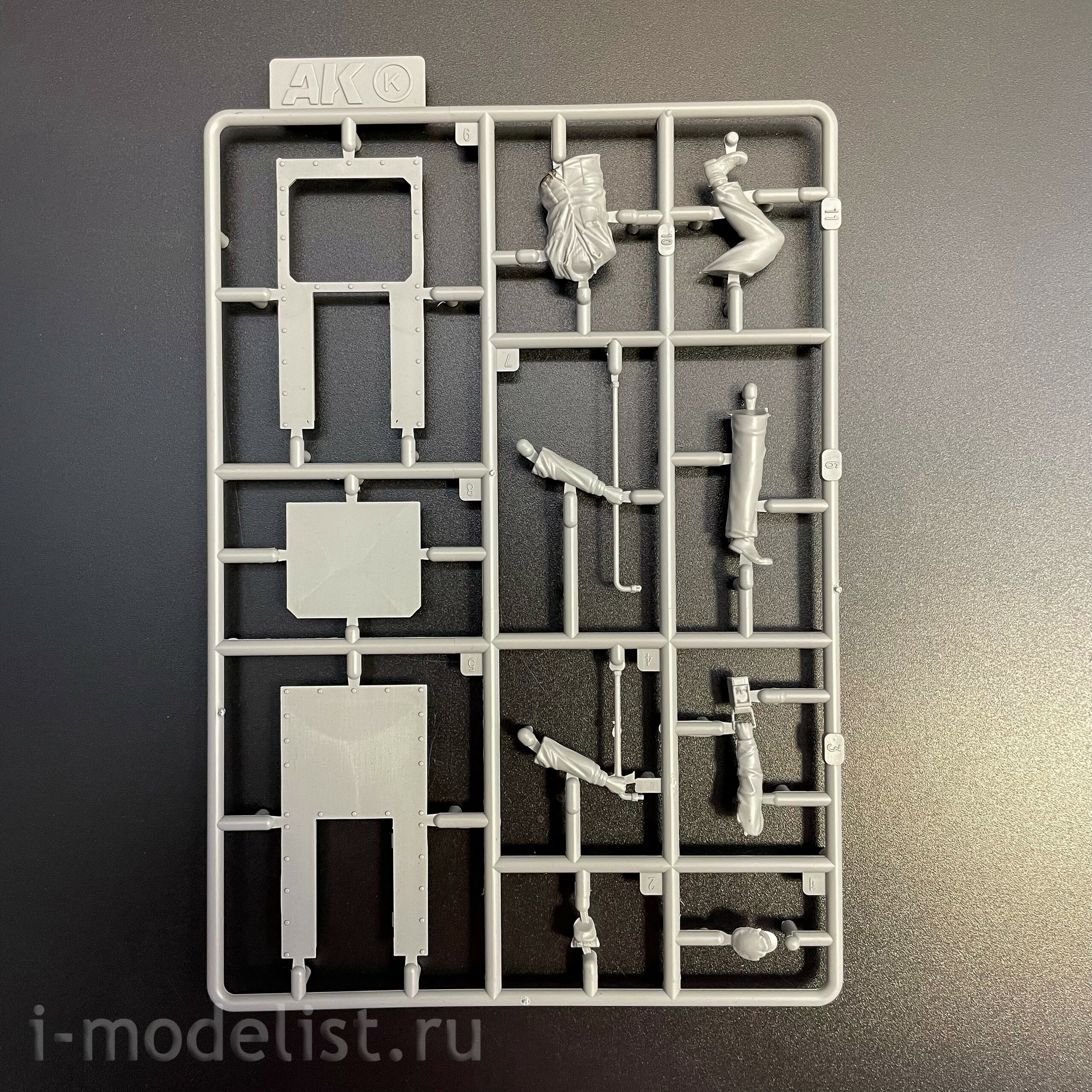 AK35008 AK Interactive 1/35 Маневровый локомfromив Breuer IV