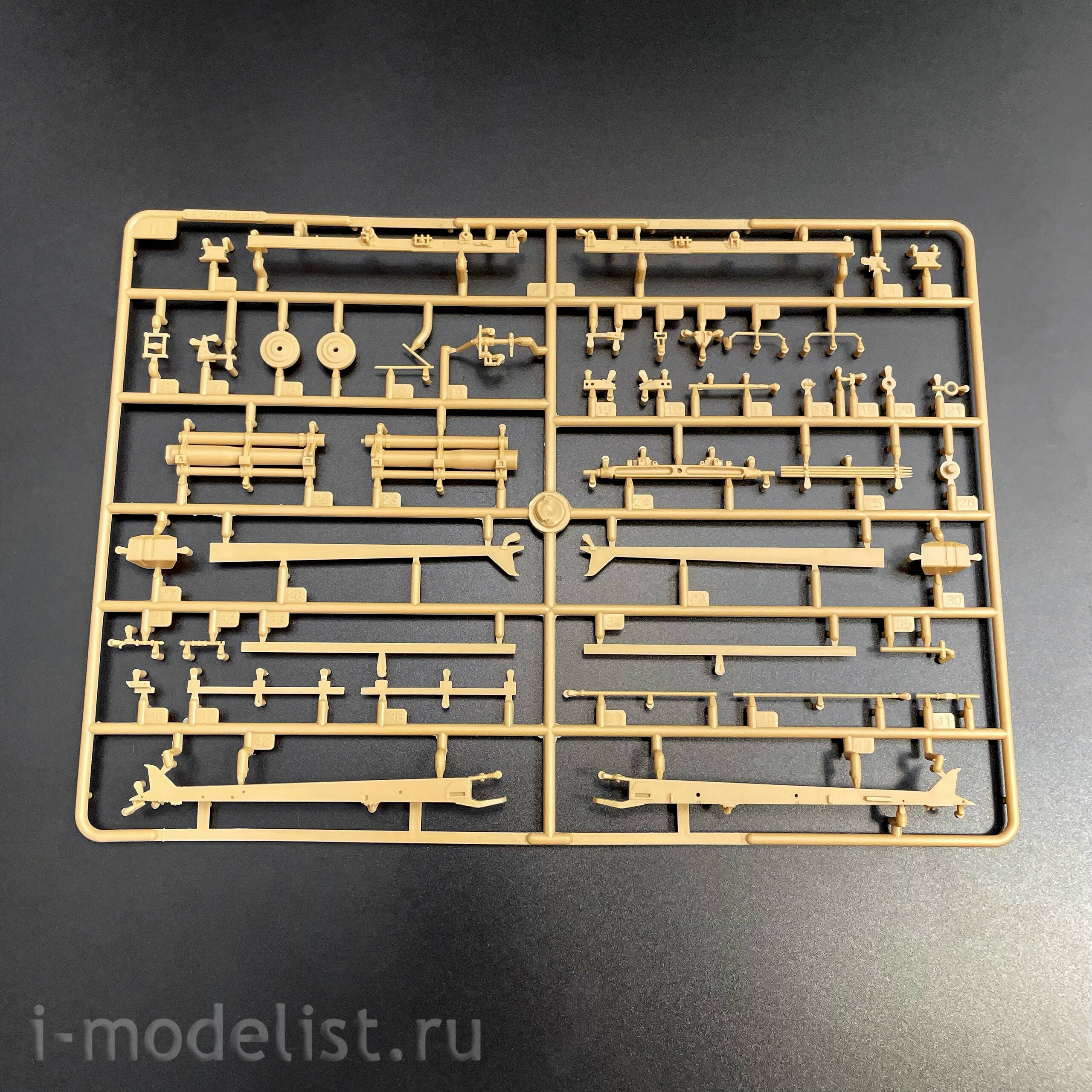 63567 I Love Kit 1/35 Американская версия башенного пулемета CCKW-352 и 105-мм гаубицы M2A1