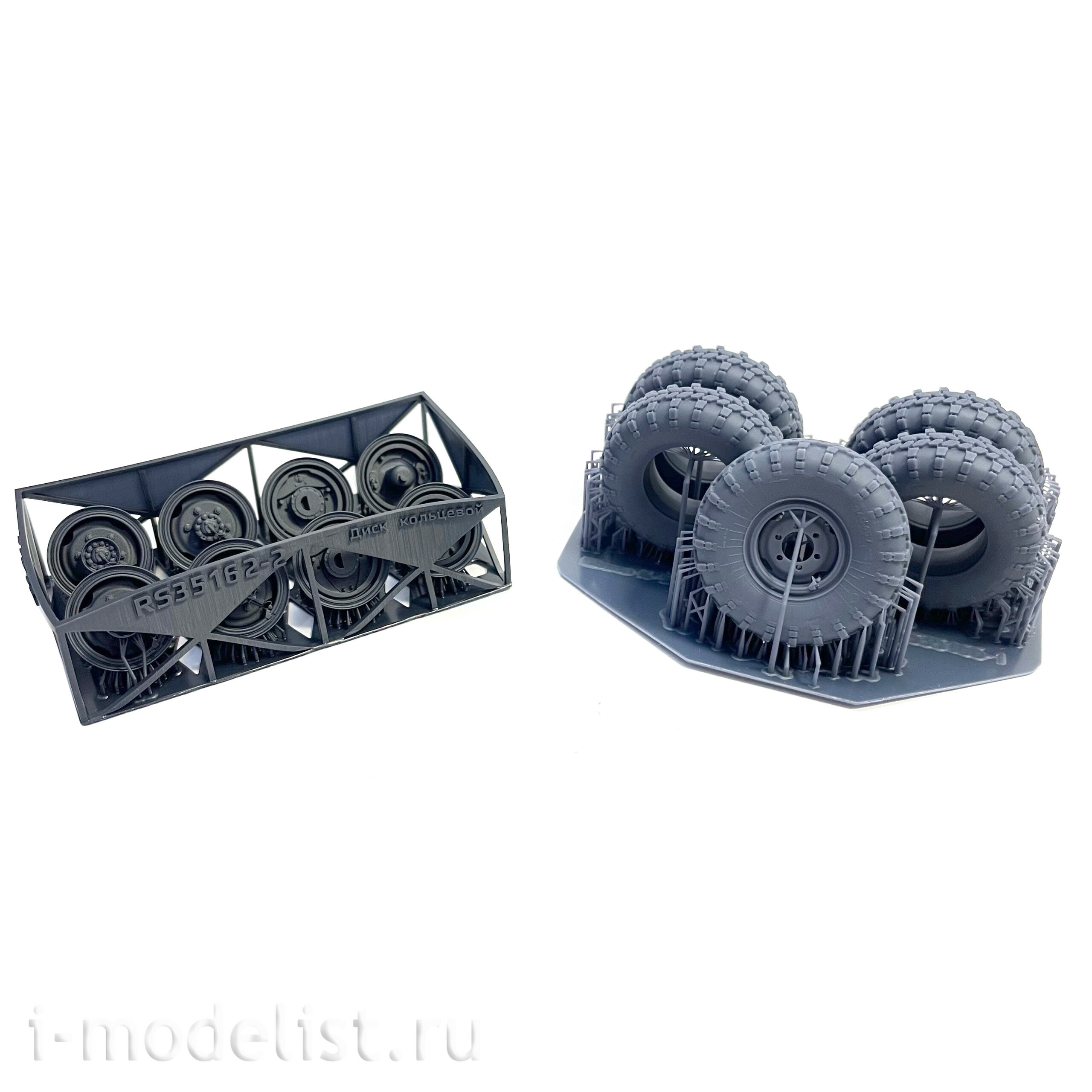 RS35166 Э.В.М. 1/35 Колёса для Г-66 с шиной К-58 на штампованных дисках с запорным кольцом
