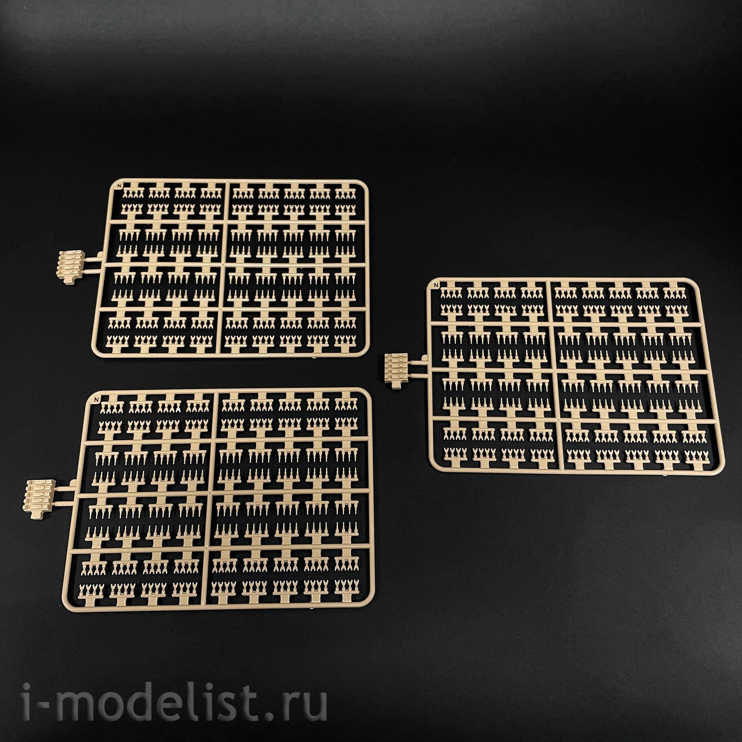 RM-5100 Rye Field Model 1/35 German Tank Pz. Kpfw. VI Ausf. E Tiger I mid. Production