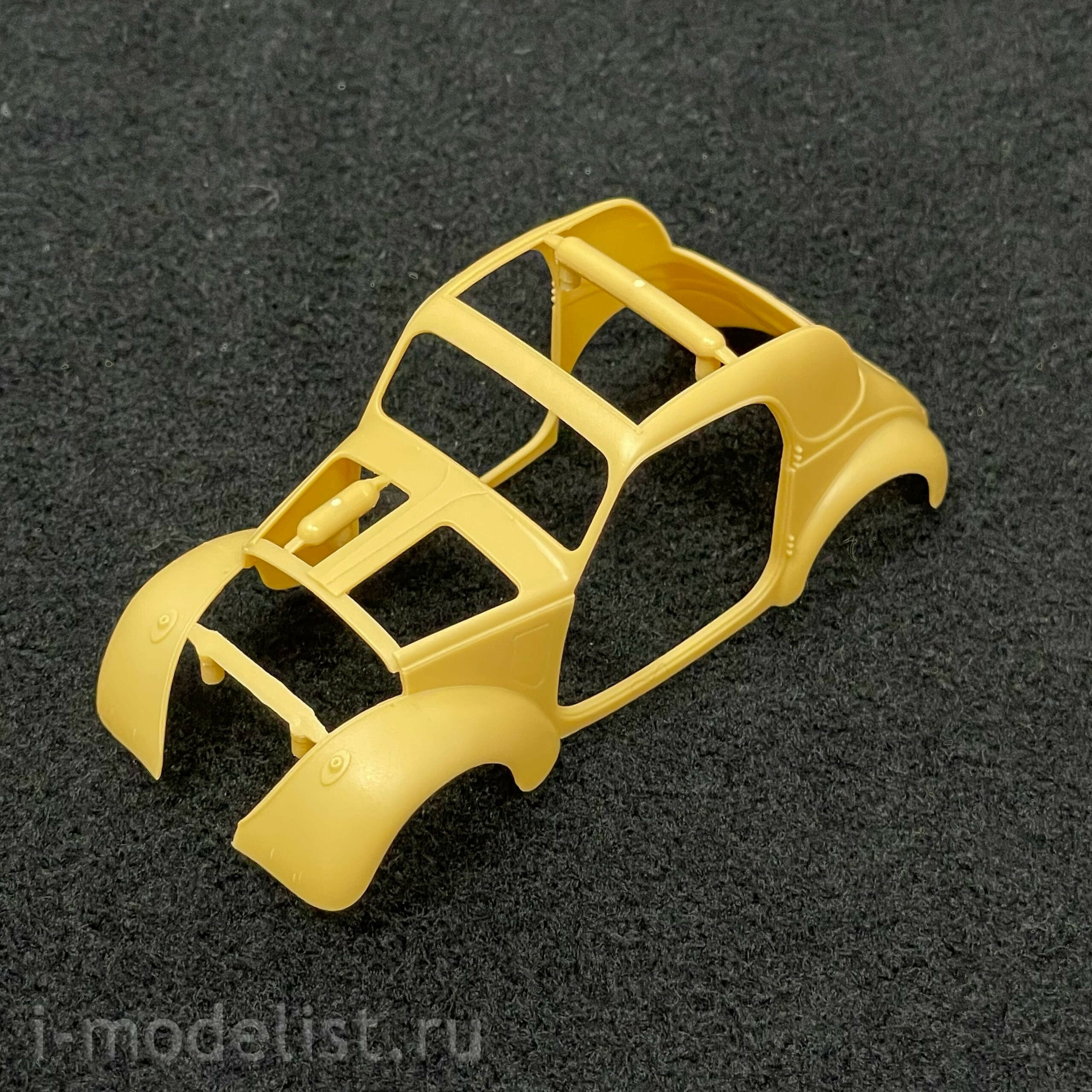 CB35165 Bronco 1/35 Italian light car Fiat Topolino (open top)