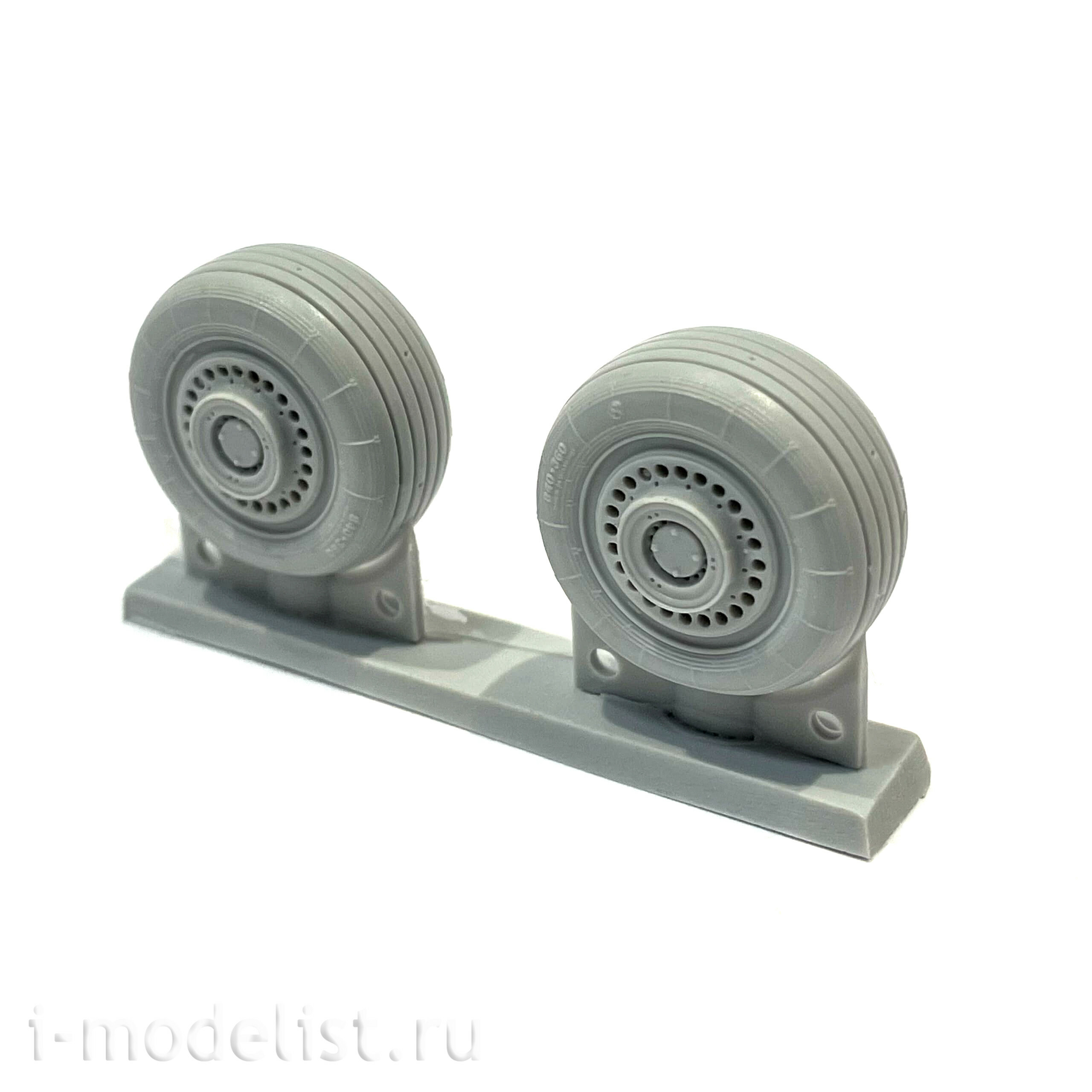 RS48019 E.V.M. 1/48 Highly detailed resin wheels for the Soviet Su-25 attack aircraft model of the Zvezda company with a mudguard. Additionally, the set includes photo etching details with the attachment of the mudguard to the chassis rack