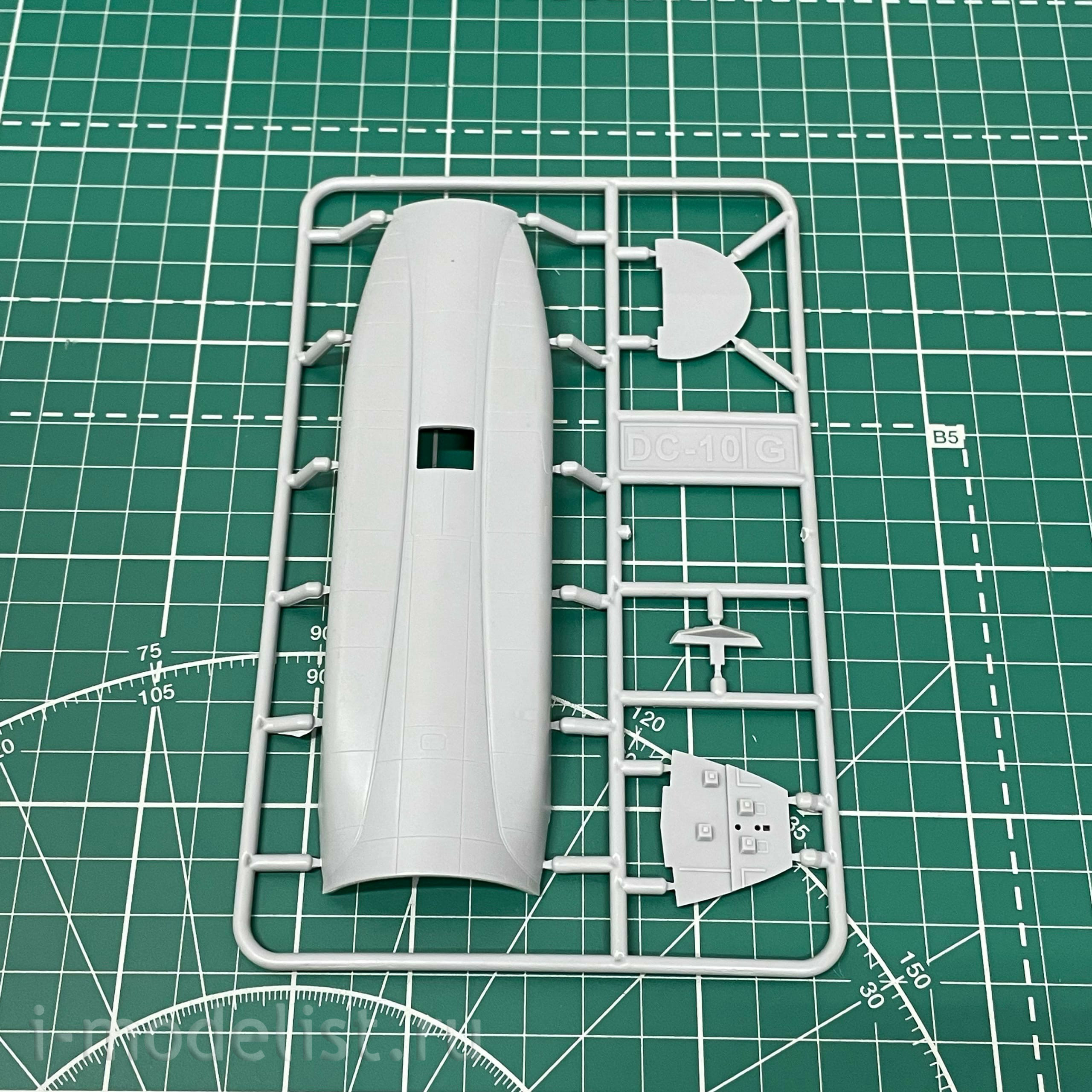 144121 Orient Express 1/144 DC-10-30 Airliner