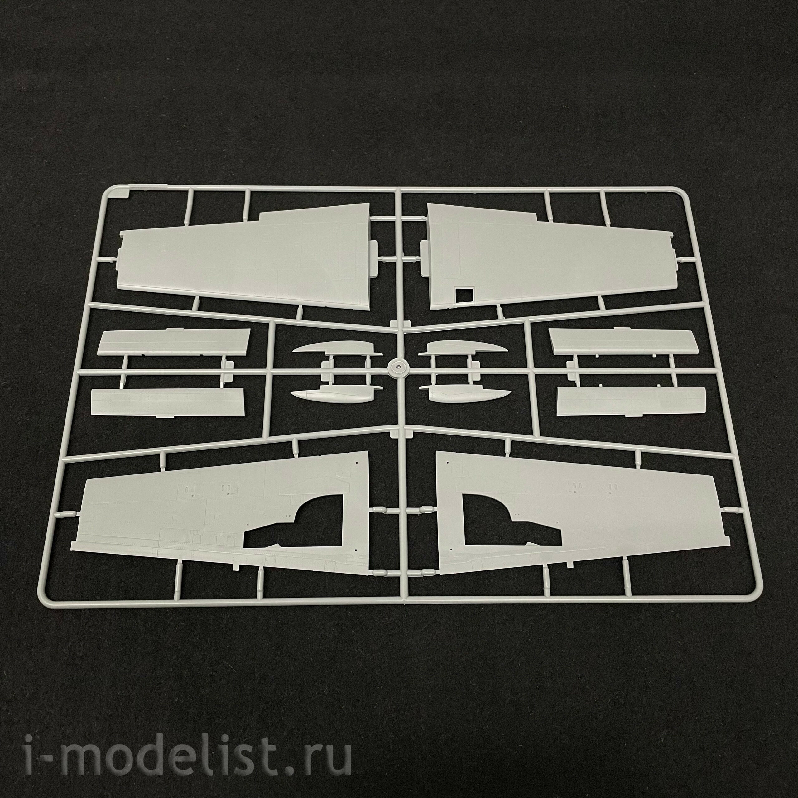 83208 HobbyBoss 1/32 F-84G Thunderjet Fighter