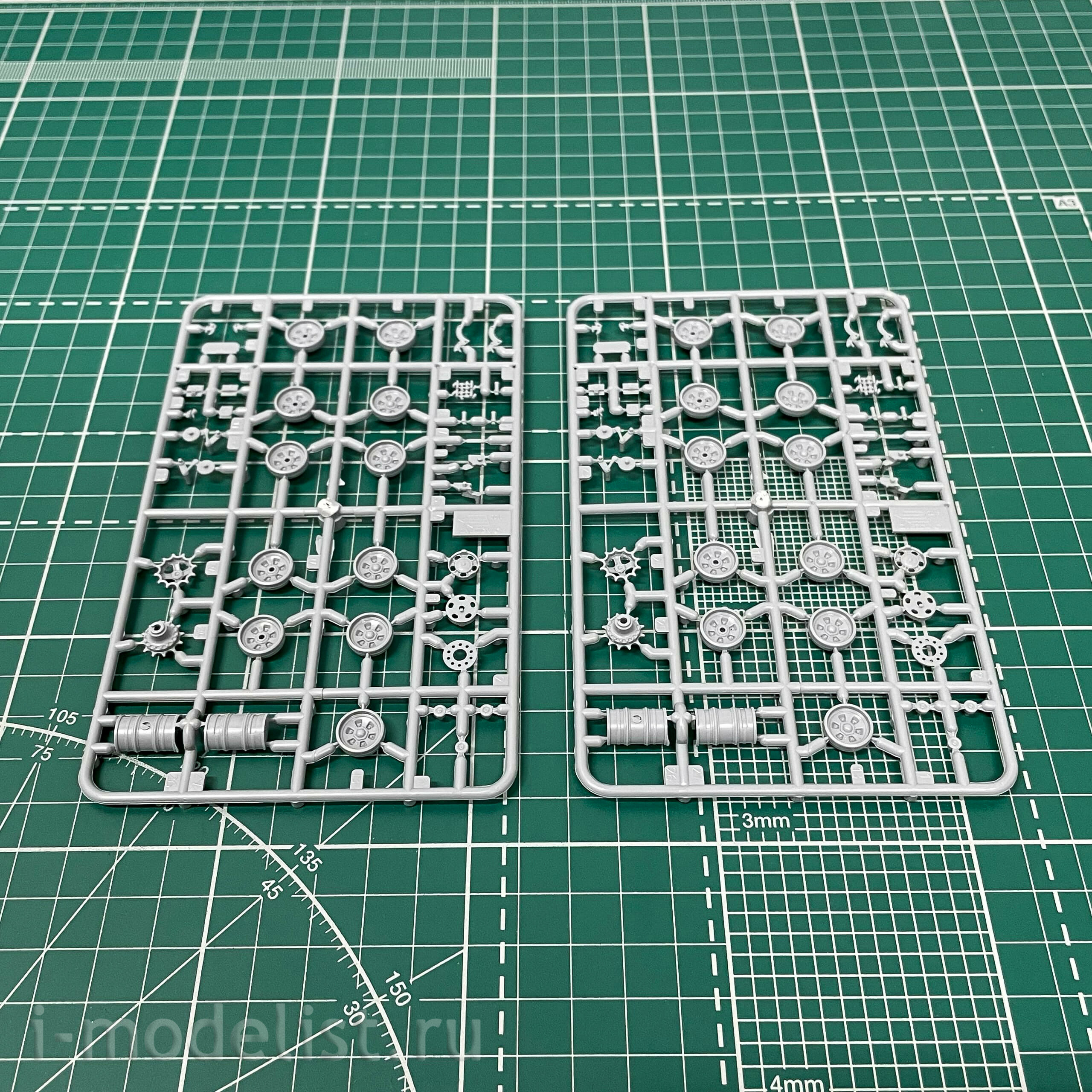 5020ПН Zvezda 1/72 Подарочный набор: Российский основной боевой танк Т-90