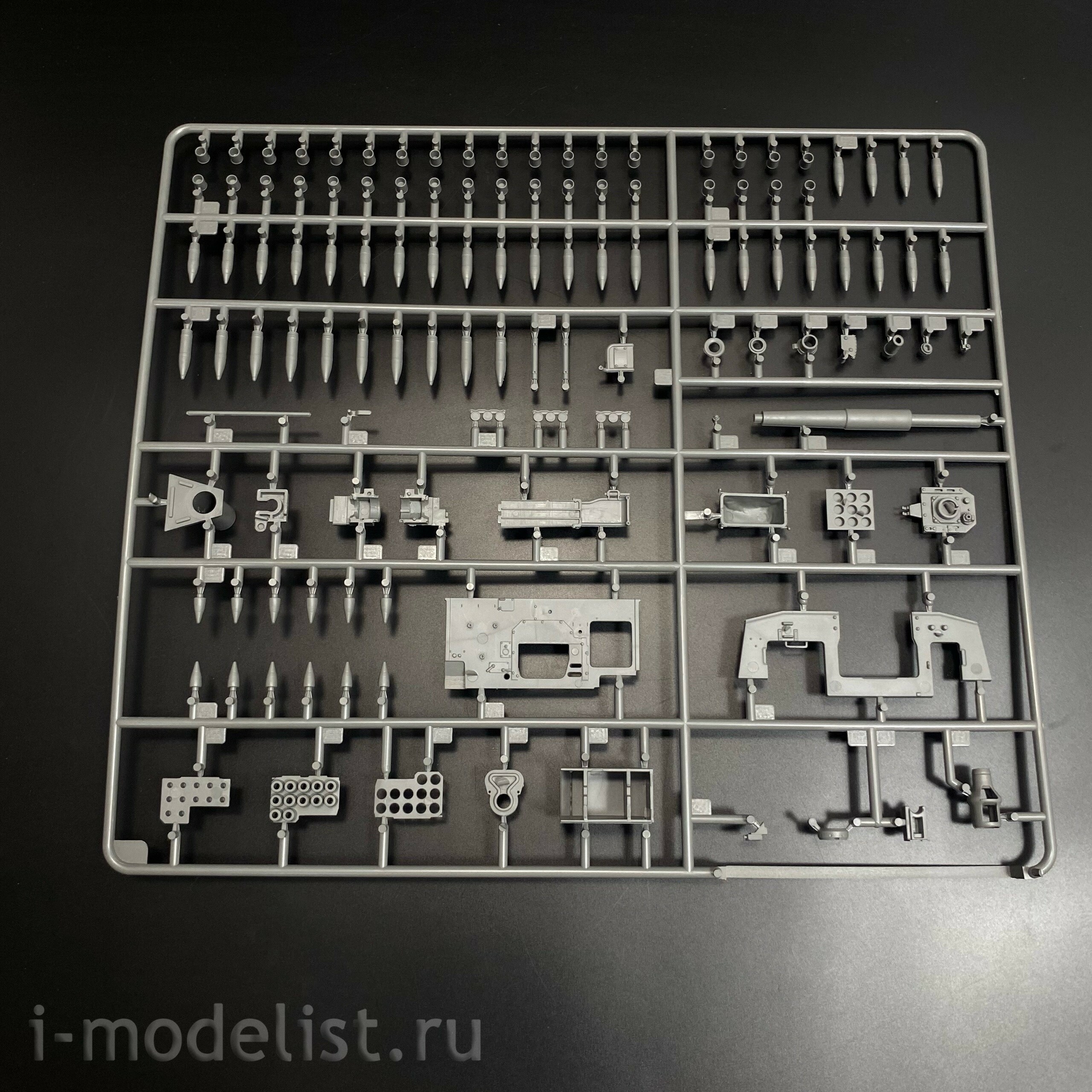 BT-036 Border Model 1/35 Notмецкая САУ StuH 42 Ausf. G (Поздняя) с полным интерьером
