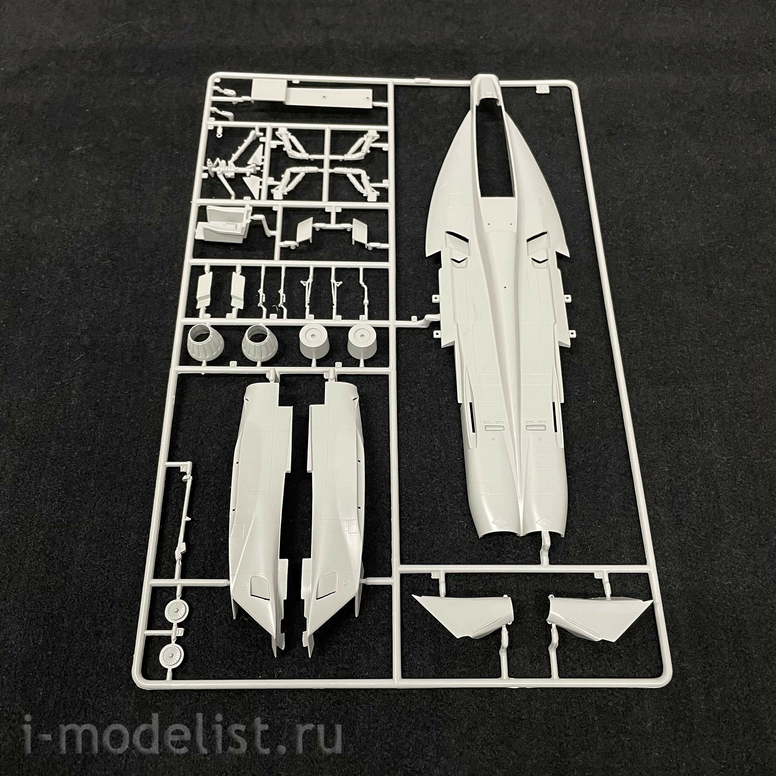 2823 Italeri 1/48 F/A-18F Super Hornet U.S. Navy Special Colors
