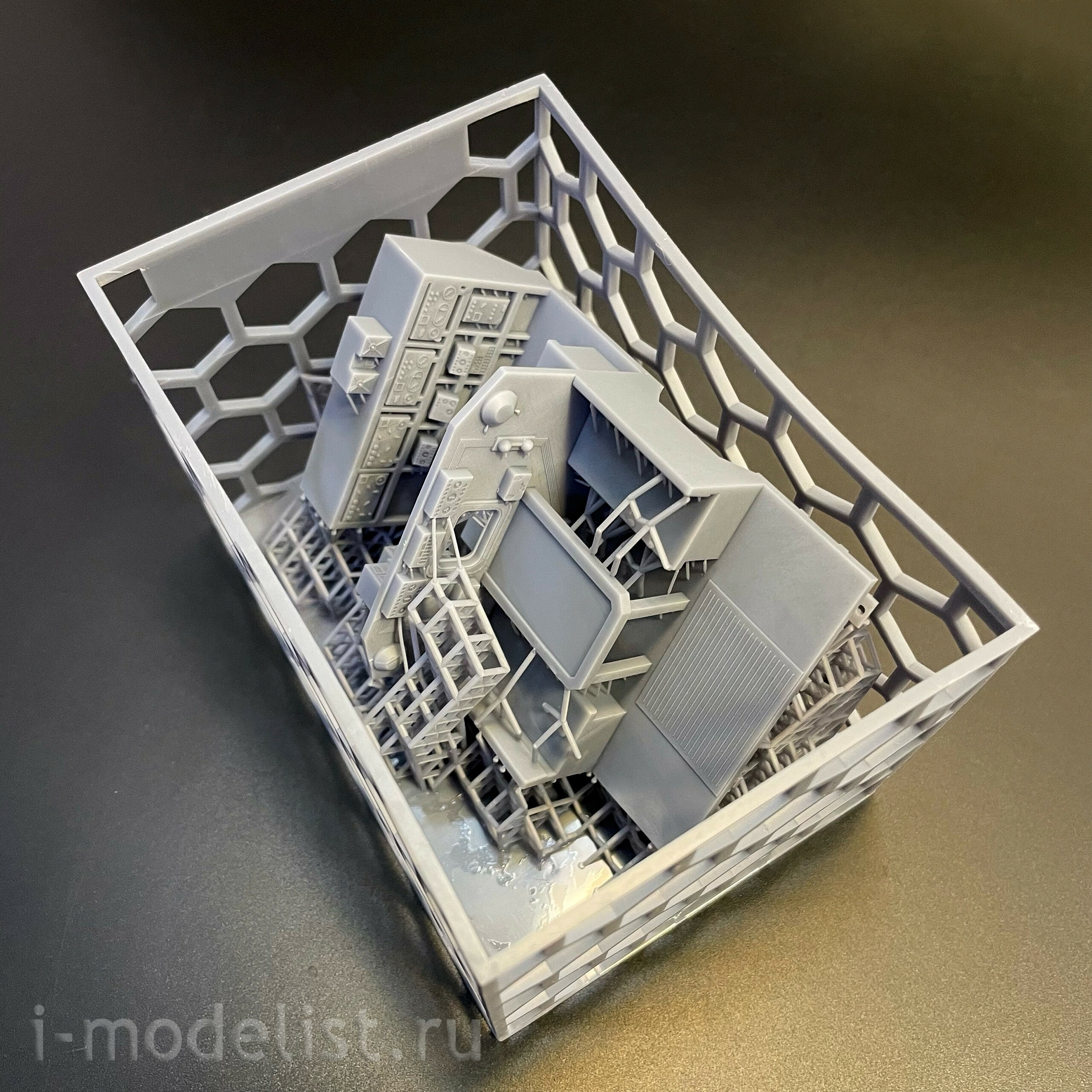 СО35011 GE Models 1/35 Конверсия в командно-штабную машину Р-142Д для модели фирмы 