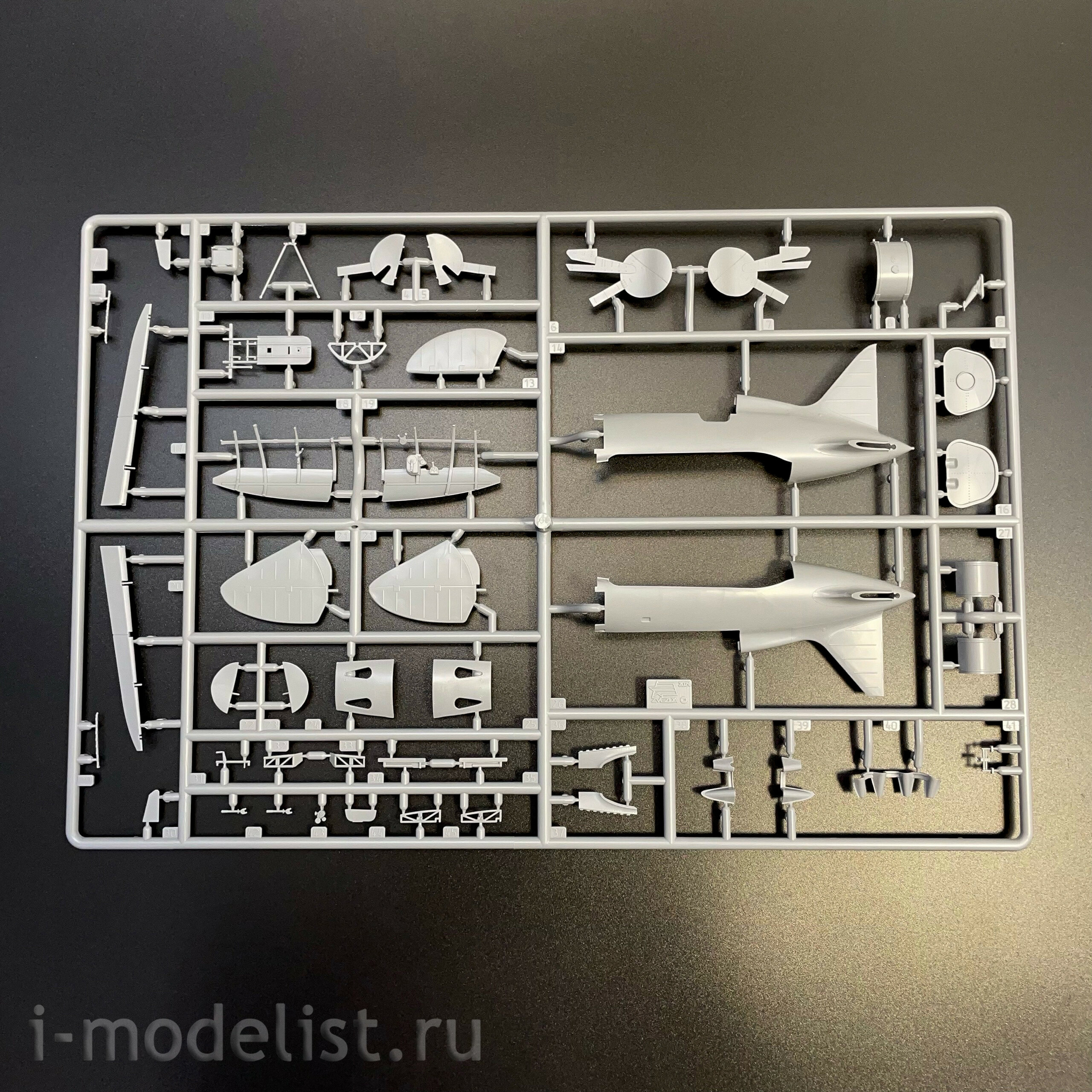 4832 Zvezda 1/48 Советский истребитель тип 5 И-16