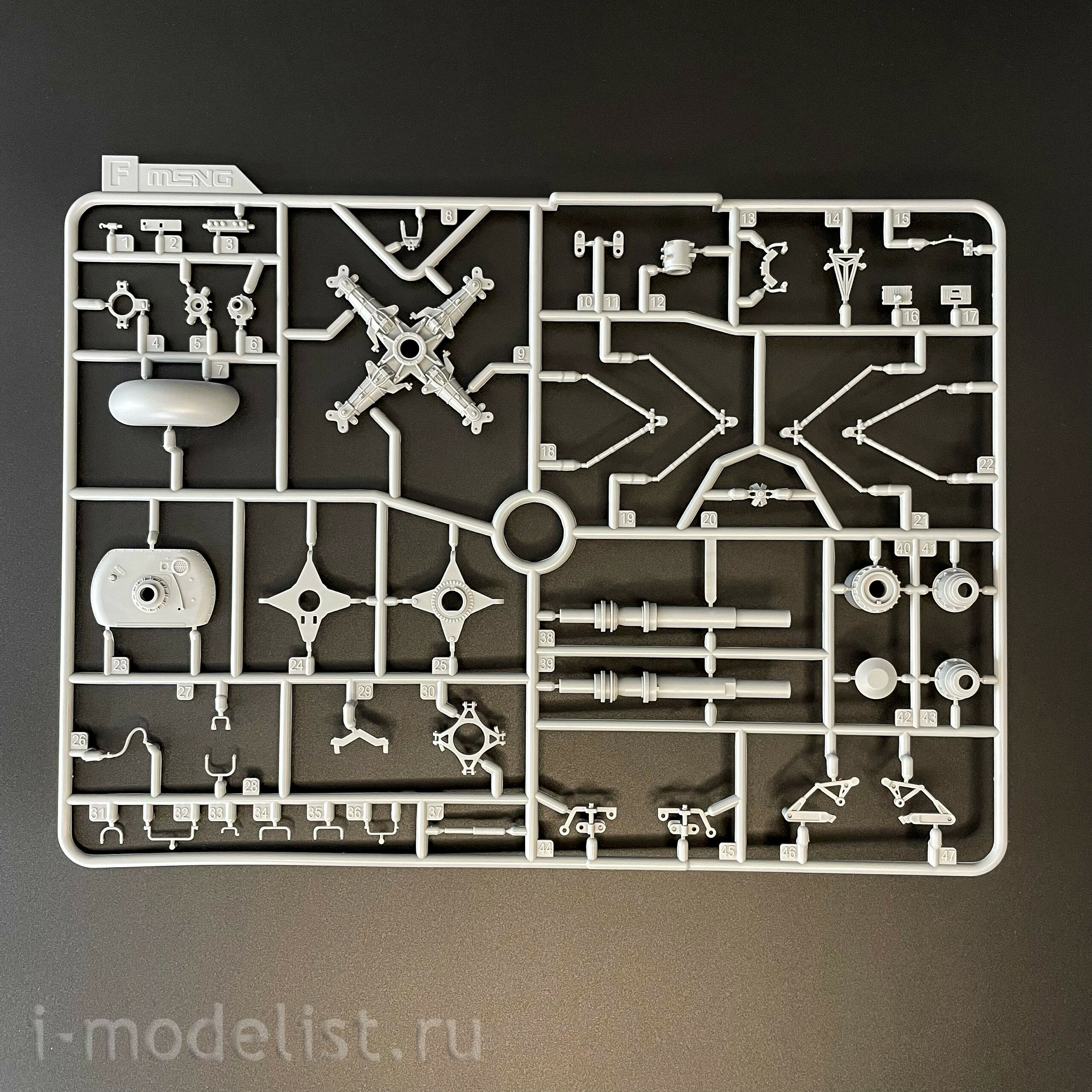 QS-005s Meng 1/35 Ударный вертолёт AH-64D SARAF (военно-воздушные силы Израиля), специальная версия с фигурками из смолы
