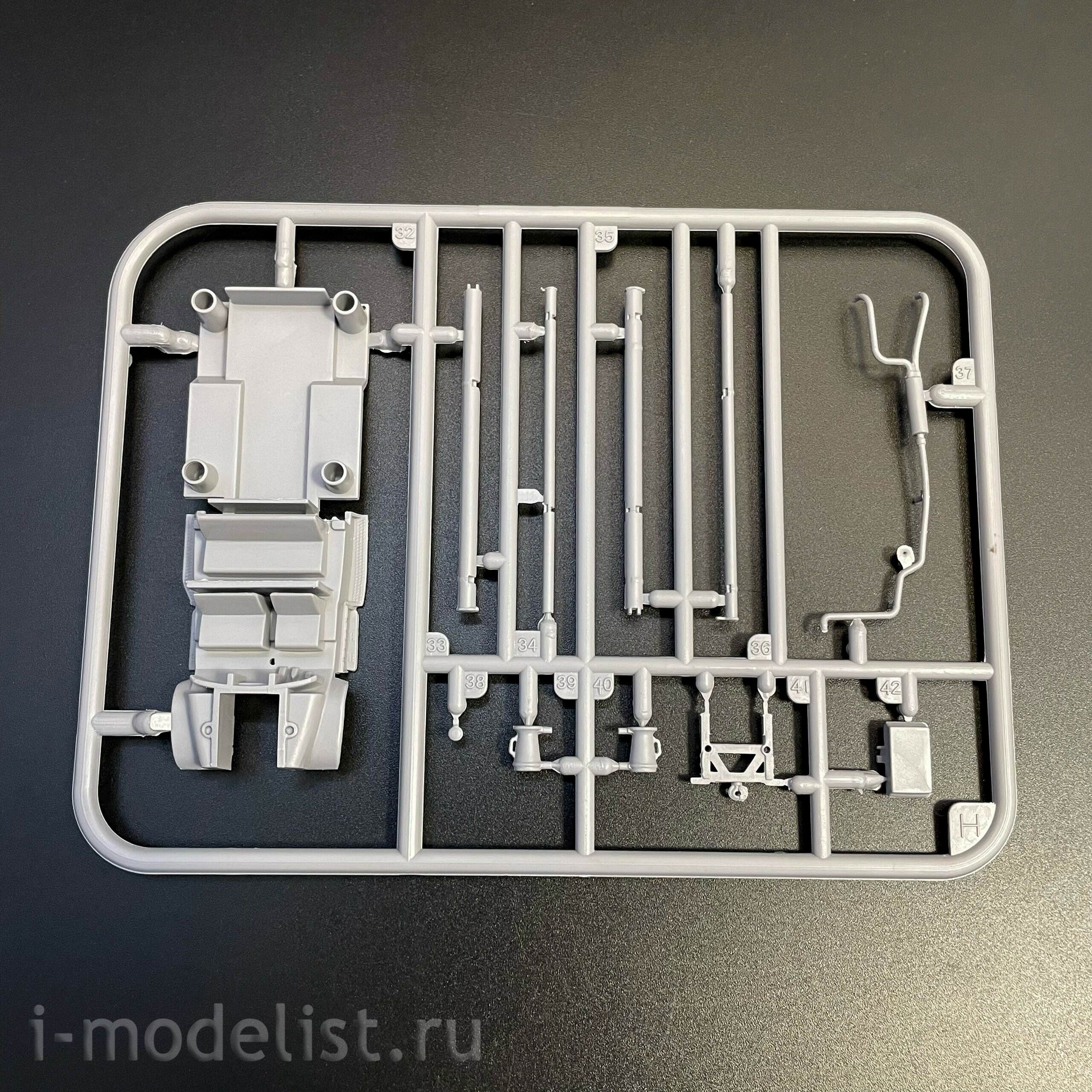 7202AVD AVD Models 1/72 АЦ-40 (130)-63Б пожарная автоцистерна