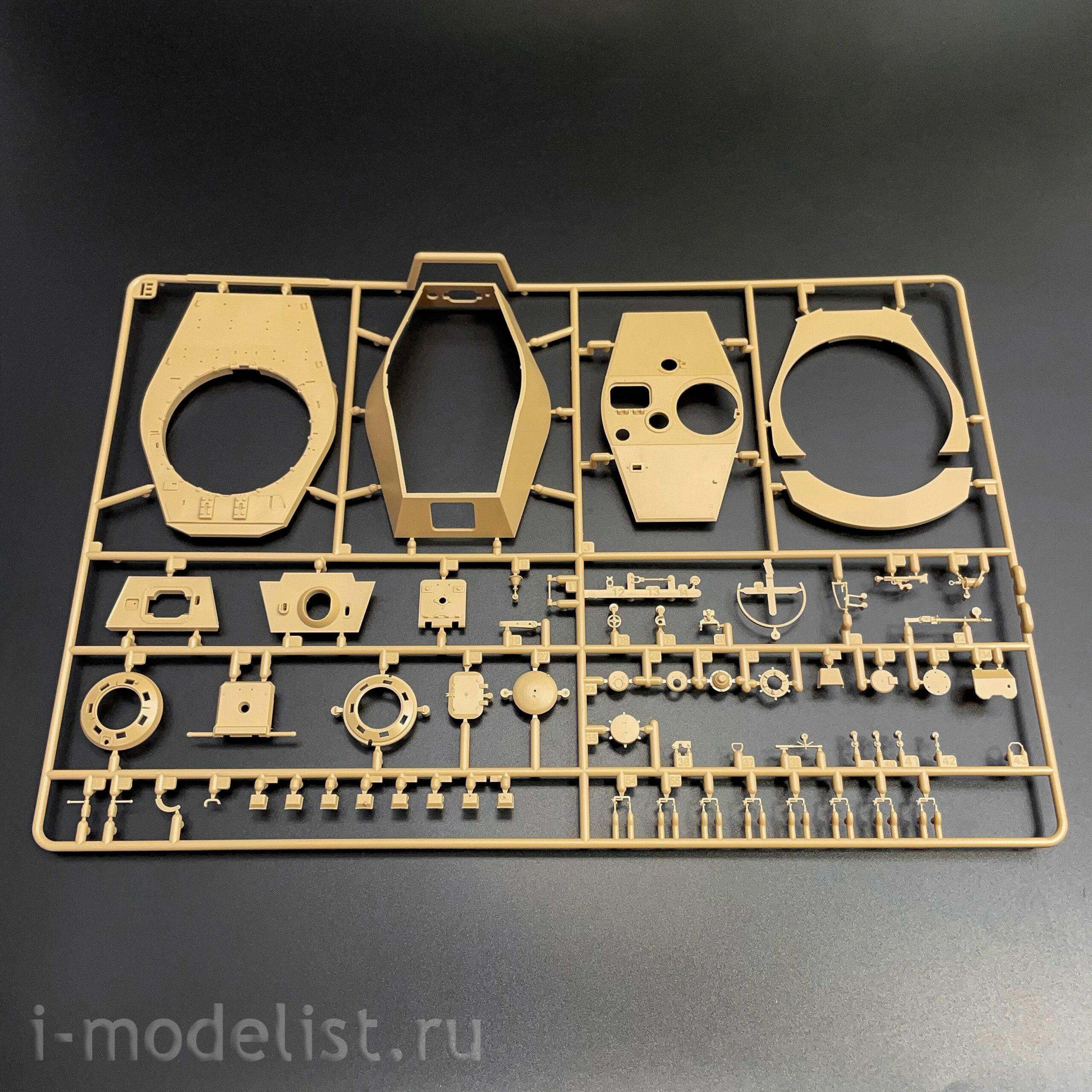 RM-5126 Rye Field Model 1/35 Notмецкий тяжелый танк Sd.Kfz.182 Tiger Ausf.B King Tiger (турель Henschel), продвинутая версия