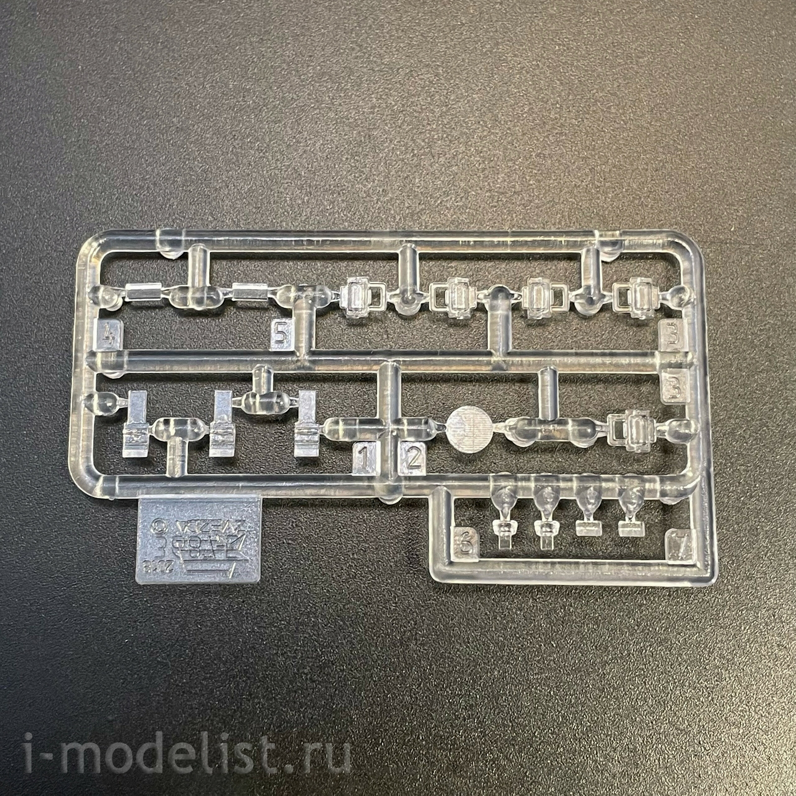 3686ГП Zvezda 1/35 Герои Победы. Советский средний танк Т-34/76 обр. 1942 г.