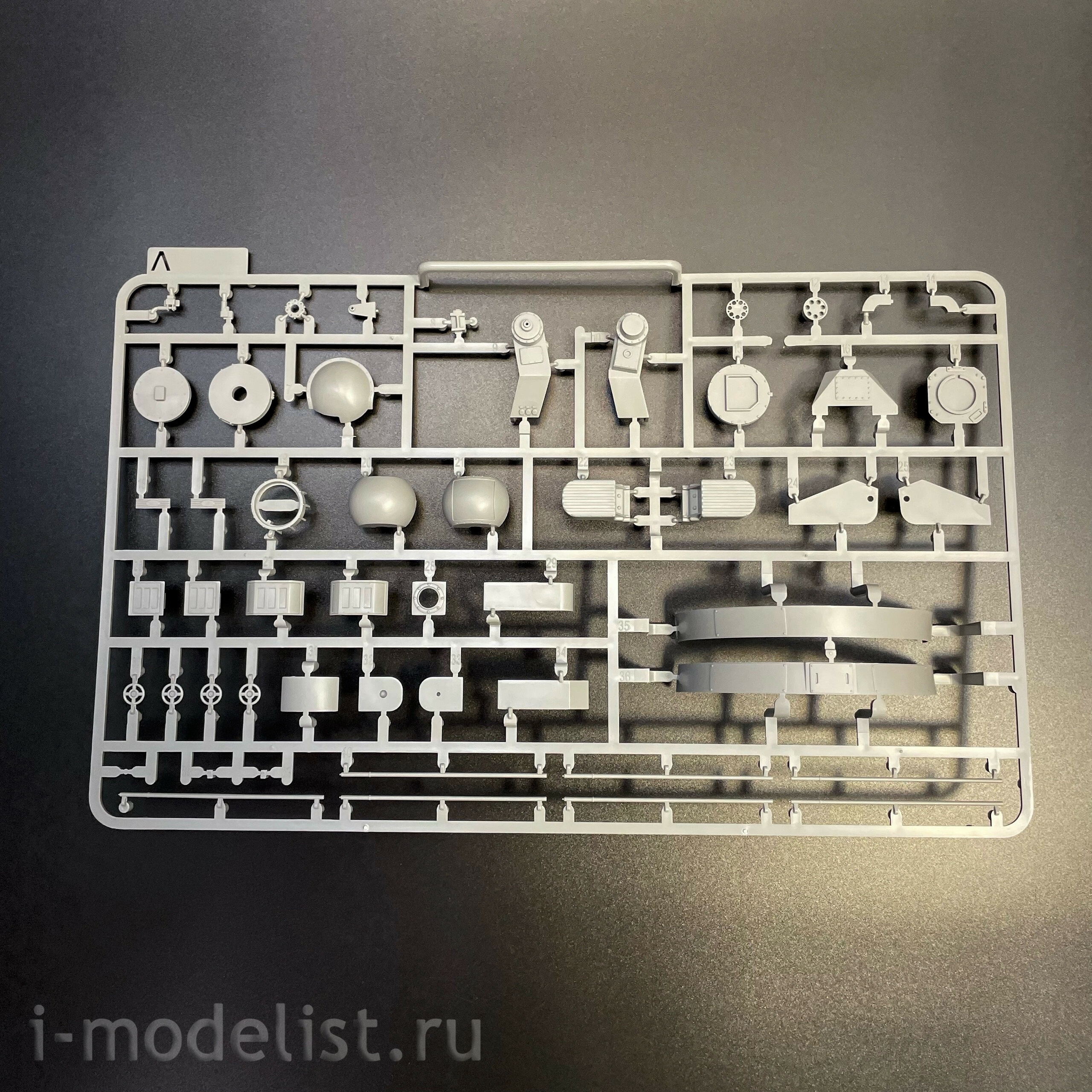 2185 Takom 1/35 Китайский корабельный зенитно-артиллерийский комплекс H/PJ12-7-30 CIWS