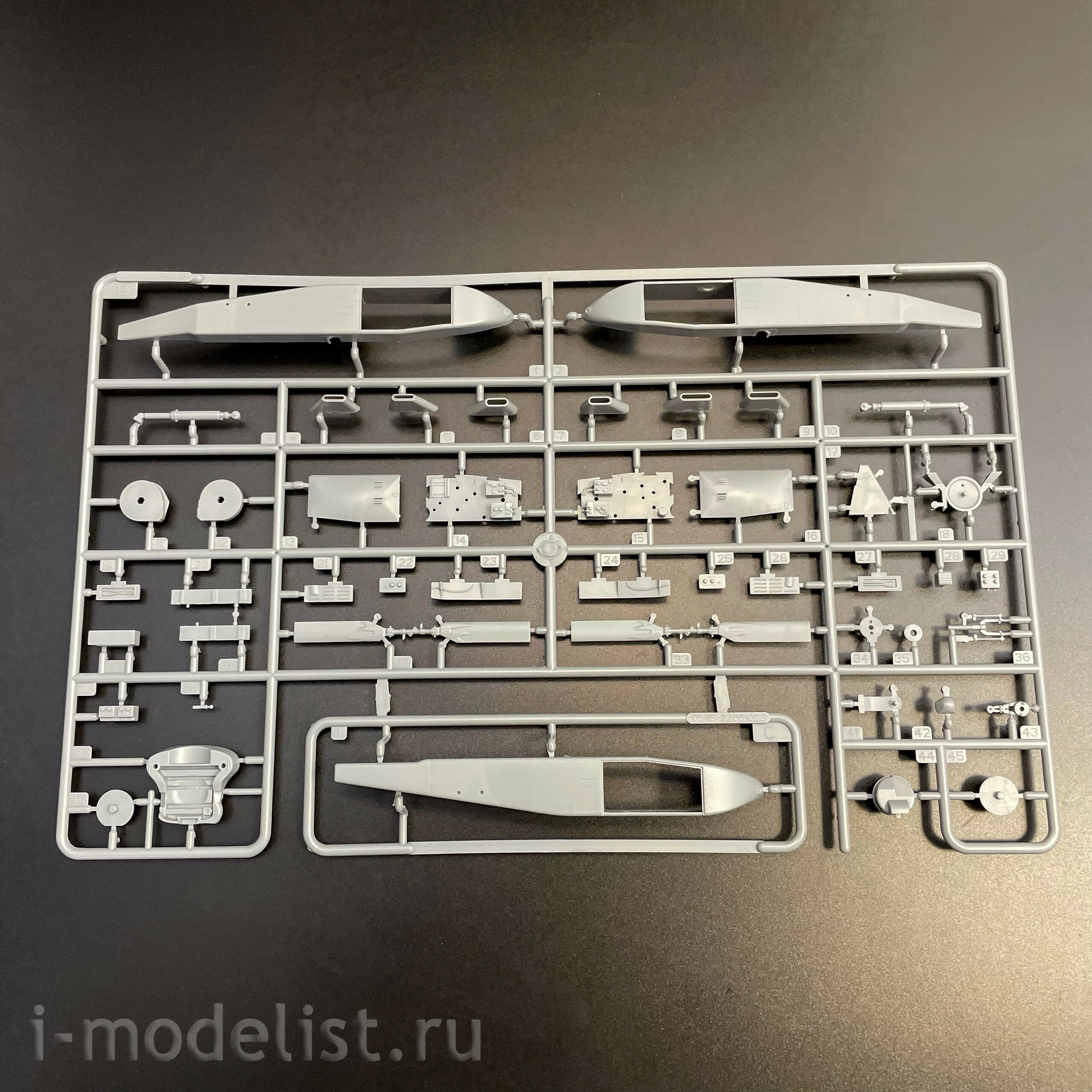 05115 Т$ач 1/35 Вертолёт AH-64A Apache (поздний)
