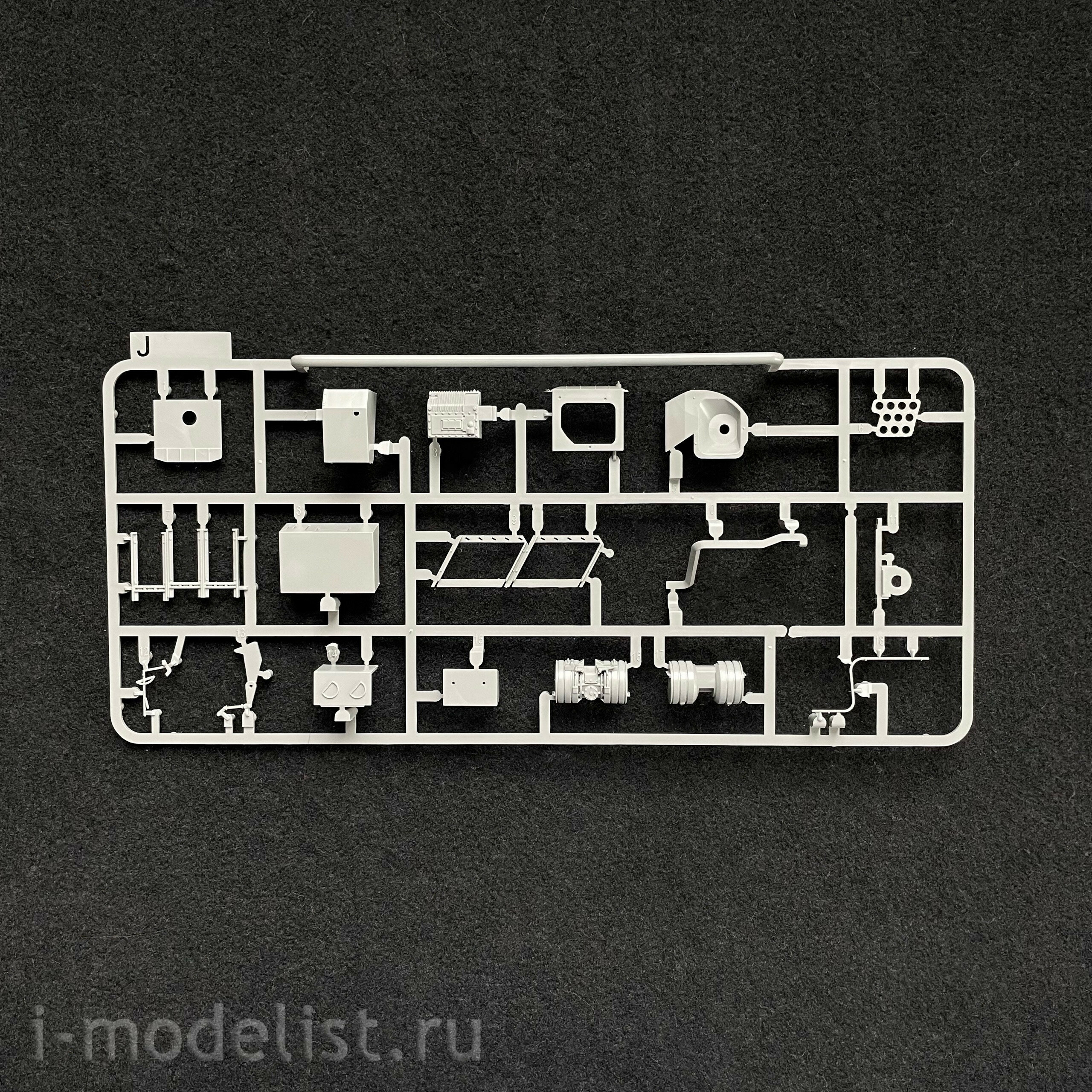 2171 Takom 1/35 German self-propelled gun Jagdpanzer 38(t) Hetzer (intermediate) with full interior