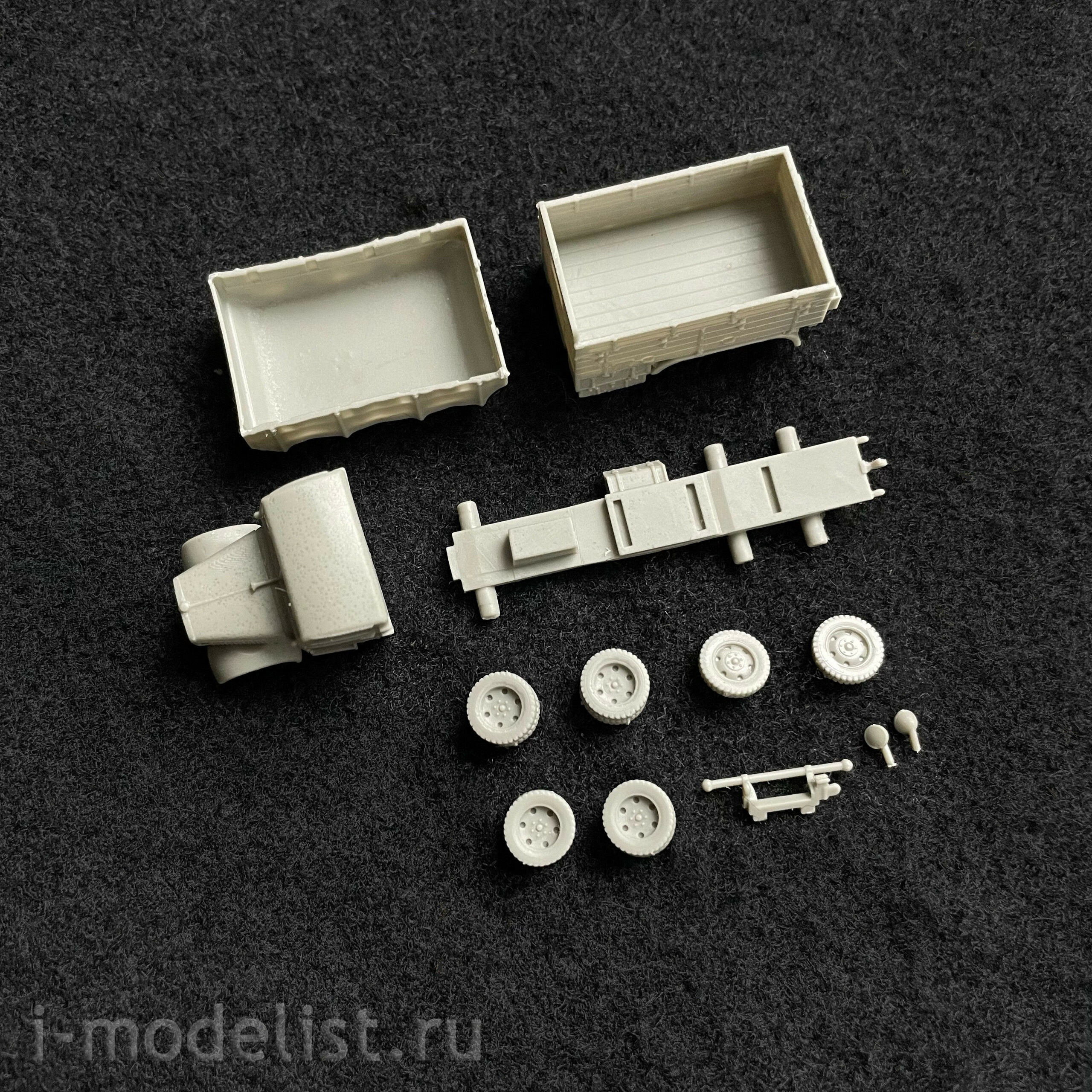 100219 Zebrano 1/100 Czechoslovakian Praga RV Truck