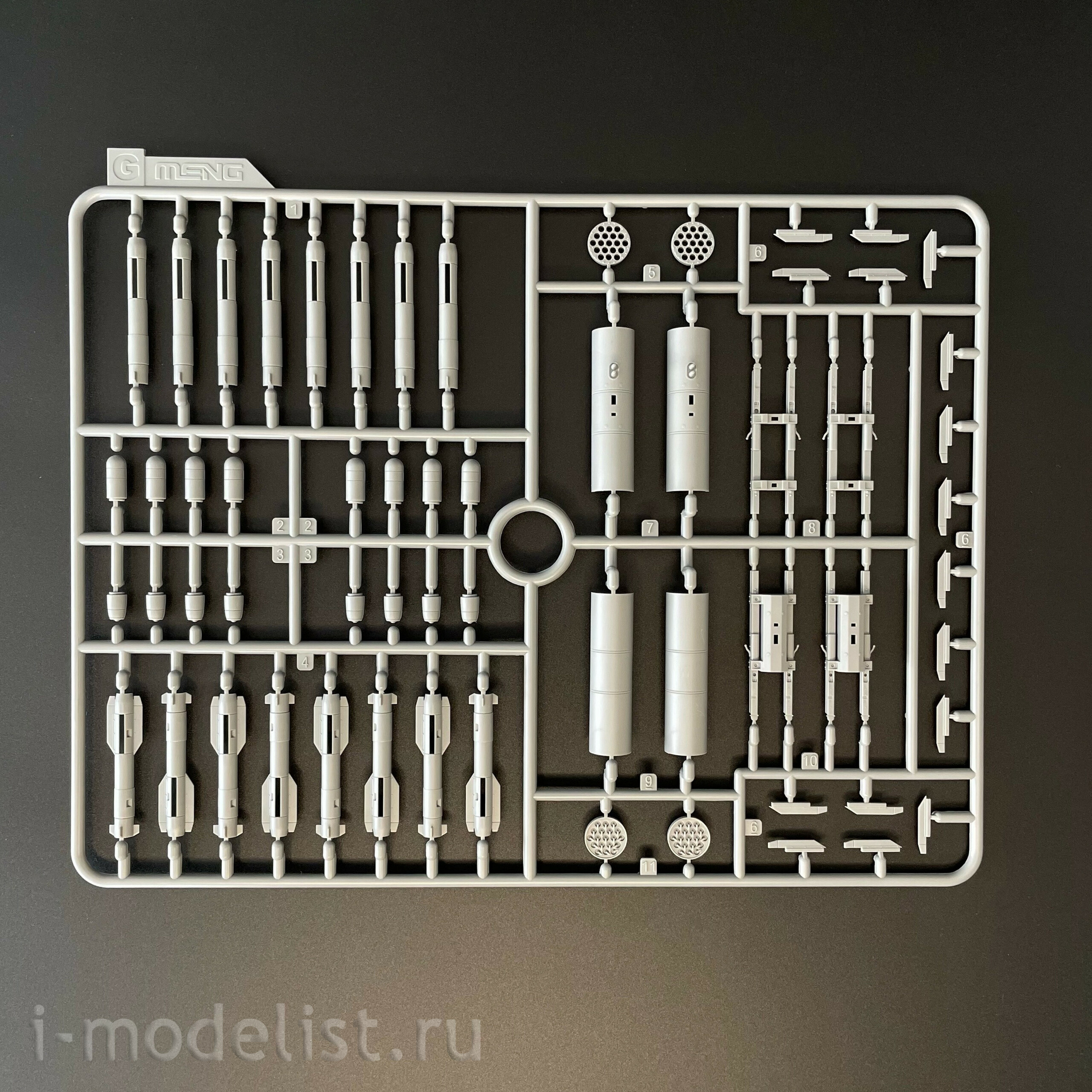 QS-005s Meng 1/35 Ударный вертолёт AH-64D SARAF (военно-воздушные силы Израиля), специальная версия с фигурками из смолы