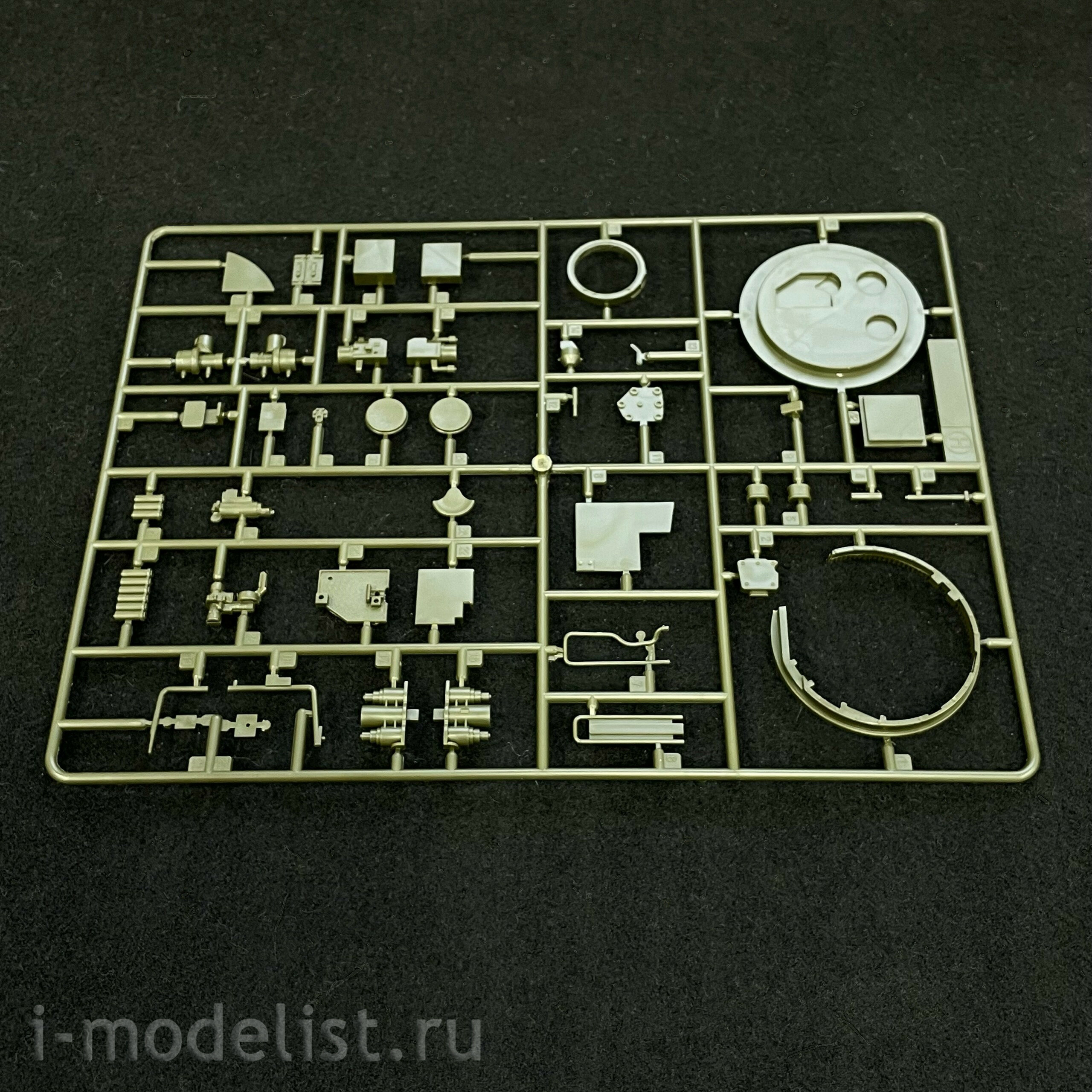 13255 Academy 1/35 M-18 Hellcat (U.S. Army Gun Motor Carriage)