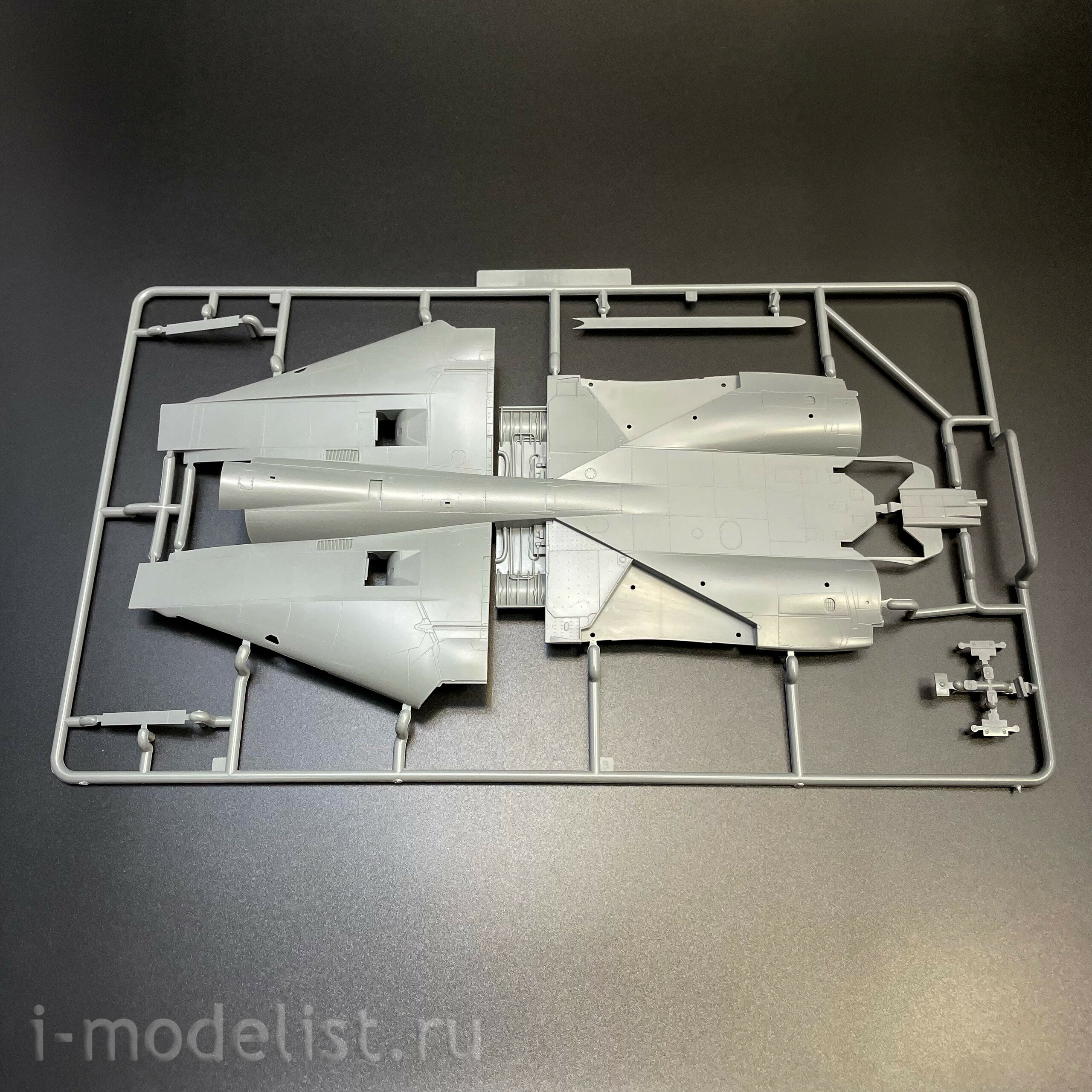 L4834 Great Wall Hobby 1/48 Истребитель-перехватчик F-14D Tomcat