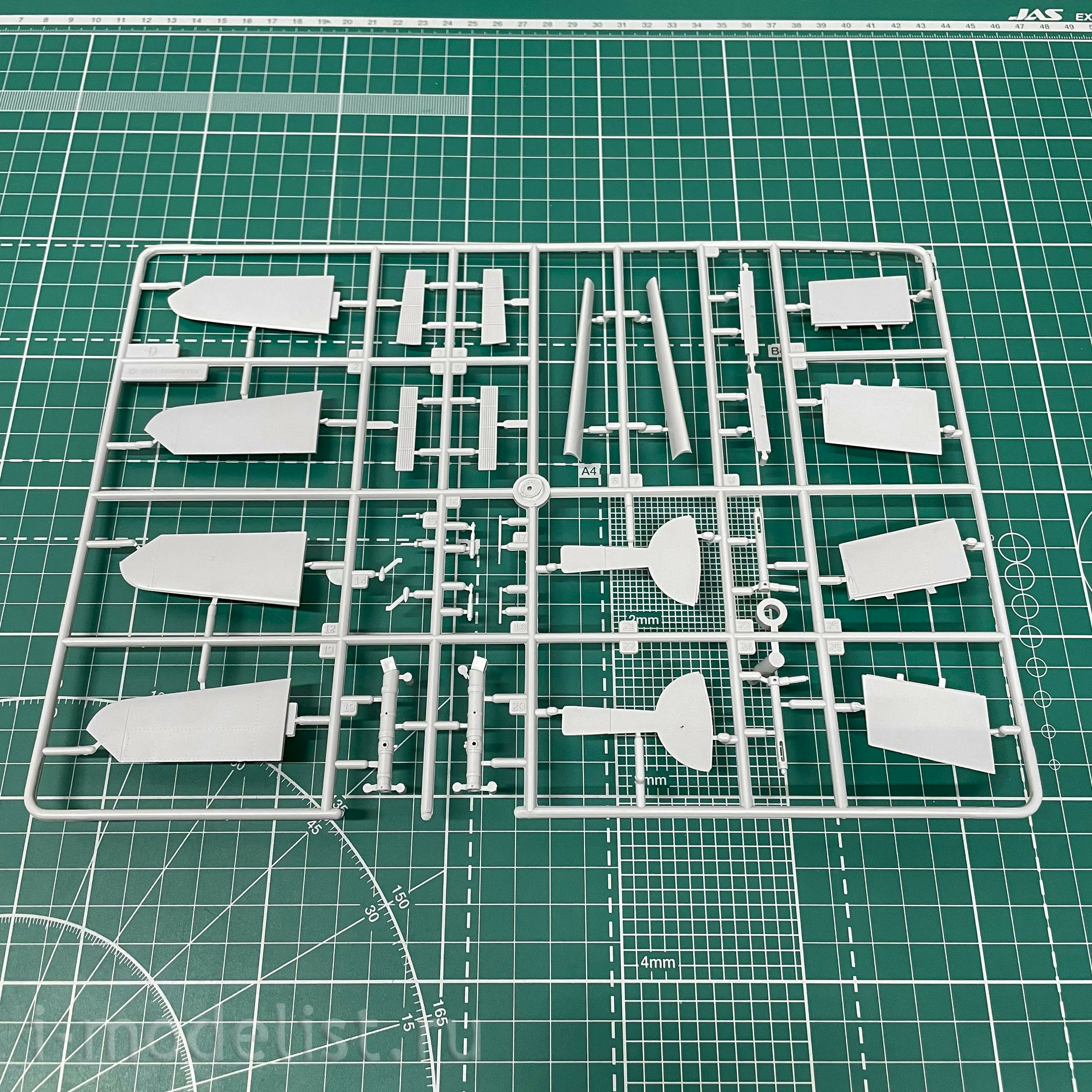 02408 Trumpeter 1/24 Messerschmitt Bf 109 G-6 aircraft late version