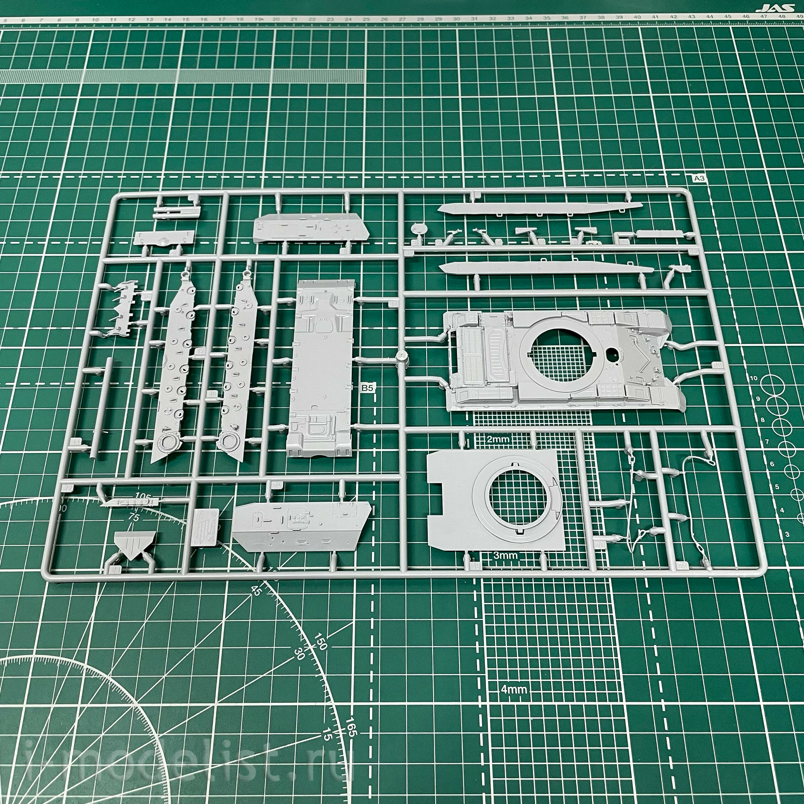 5045ПН Zvezda 1/72 Подарочный набор: Российская 152-мм гаубица МСТА-С