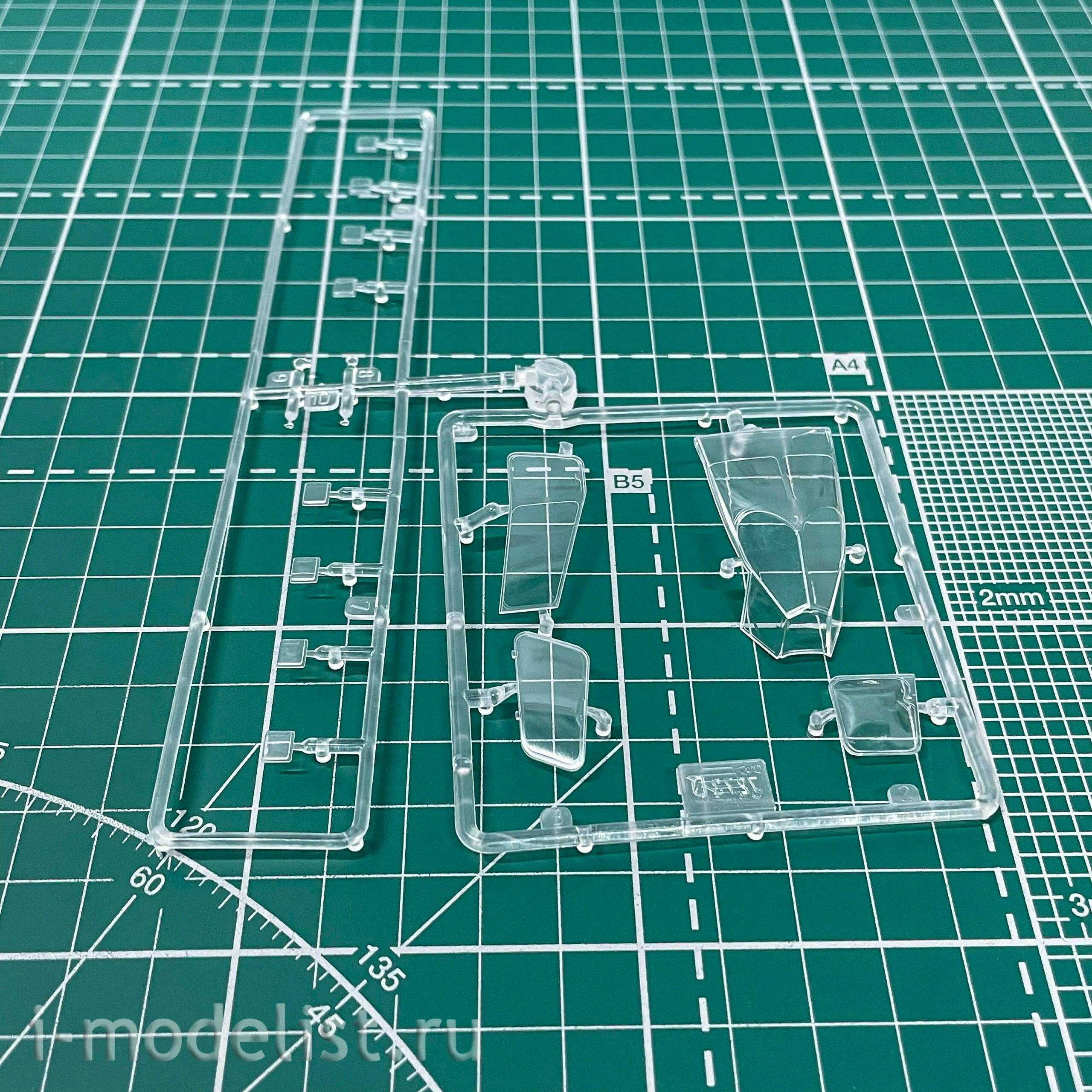 7273ПН Zvezda 1/72 Подарочный набор: Советский ударный вертолет Ми-24А