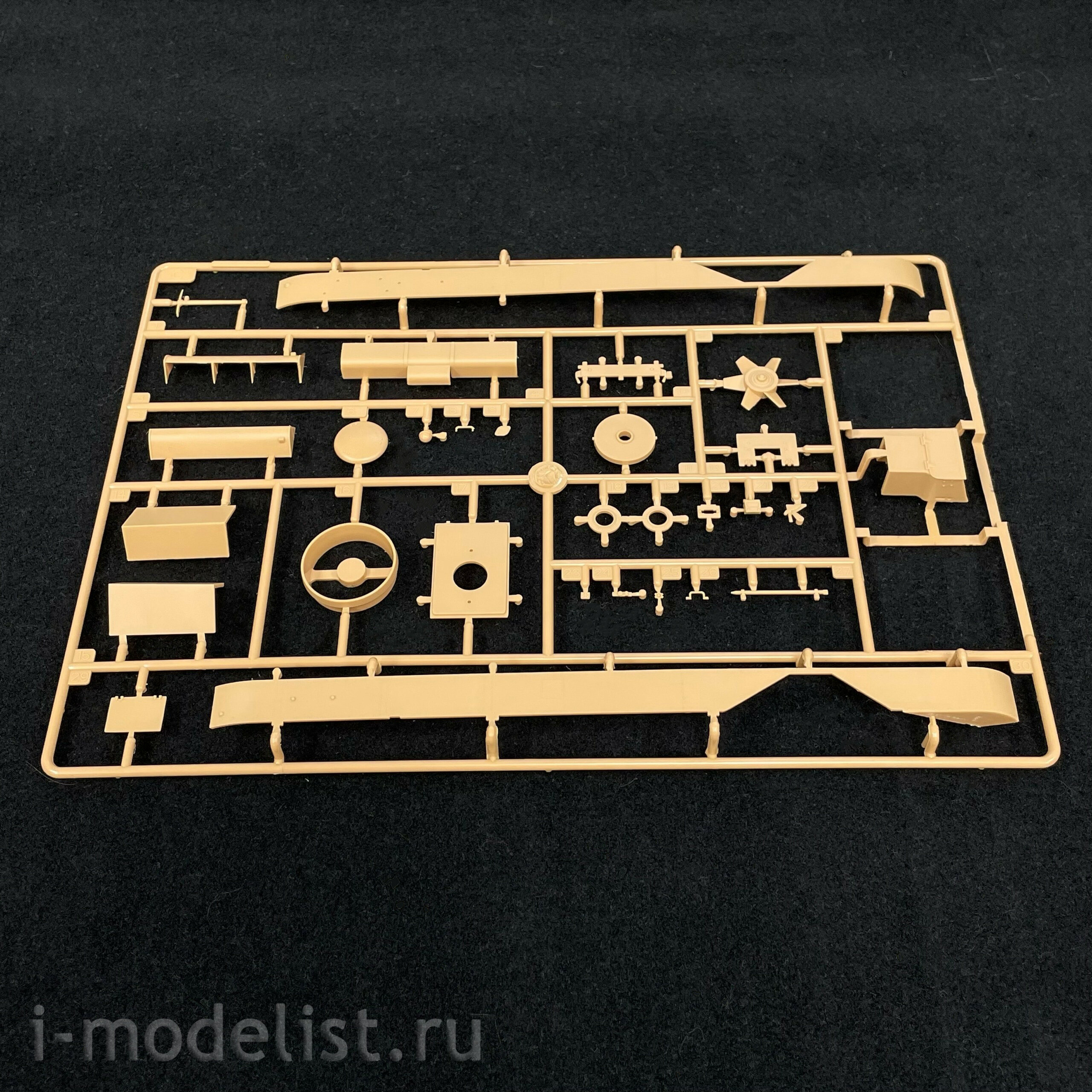 HobbyBoss 83851 1/35 Soviet 28 Medium Tank (Early)