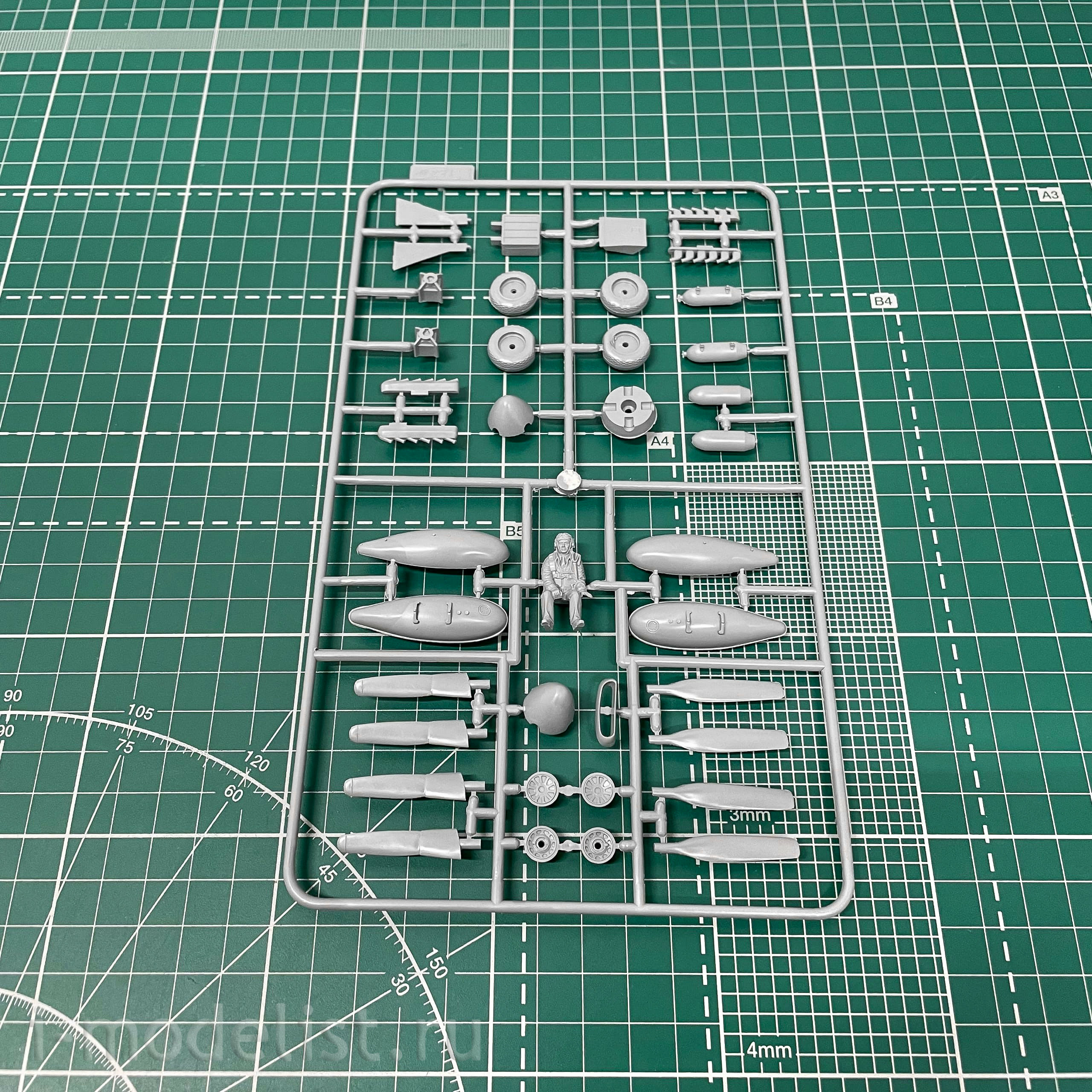 48161 ICM 1/48 Mustang P-51A, US air force.