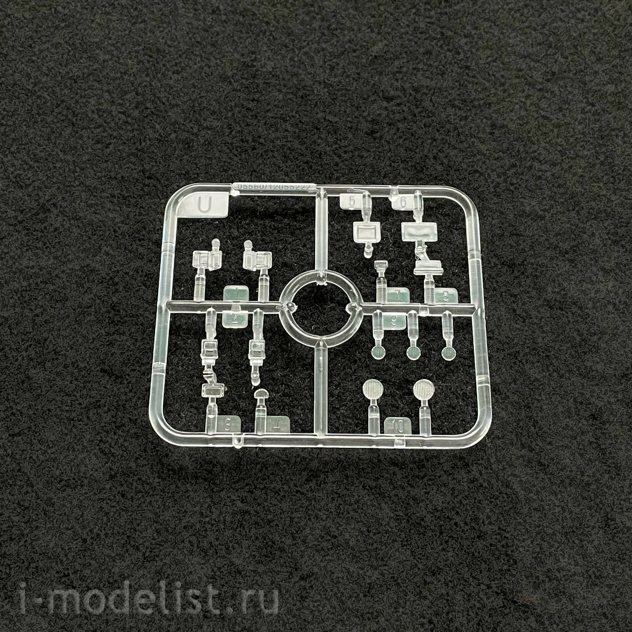 05598 Trumpeter 1/35 Russian T-72B tank (licensed by UVZ)