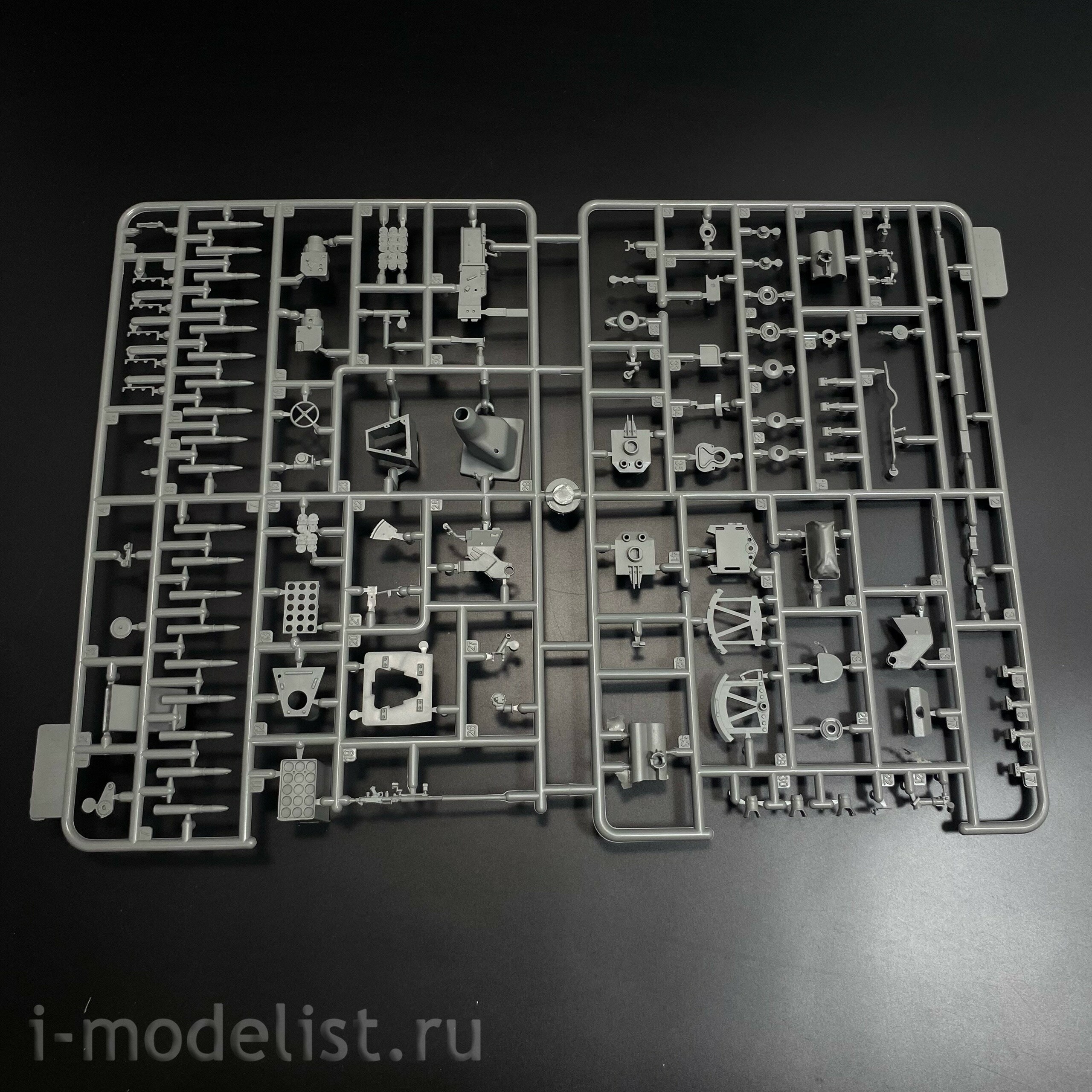 BT-036 Border Model 1/35 Notмецкая САУ StuH 42 Ausf. G (Поздняя) с полным интерьером
